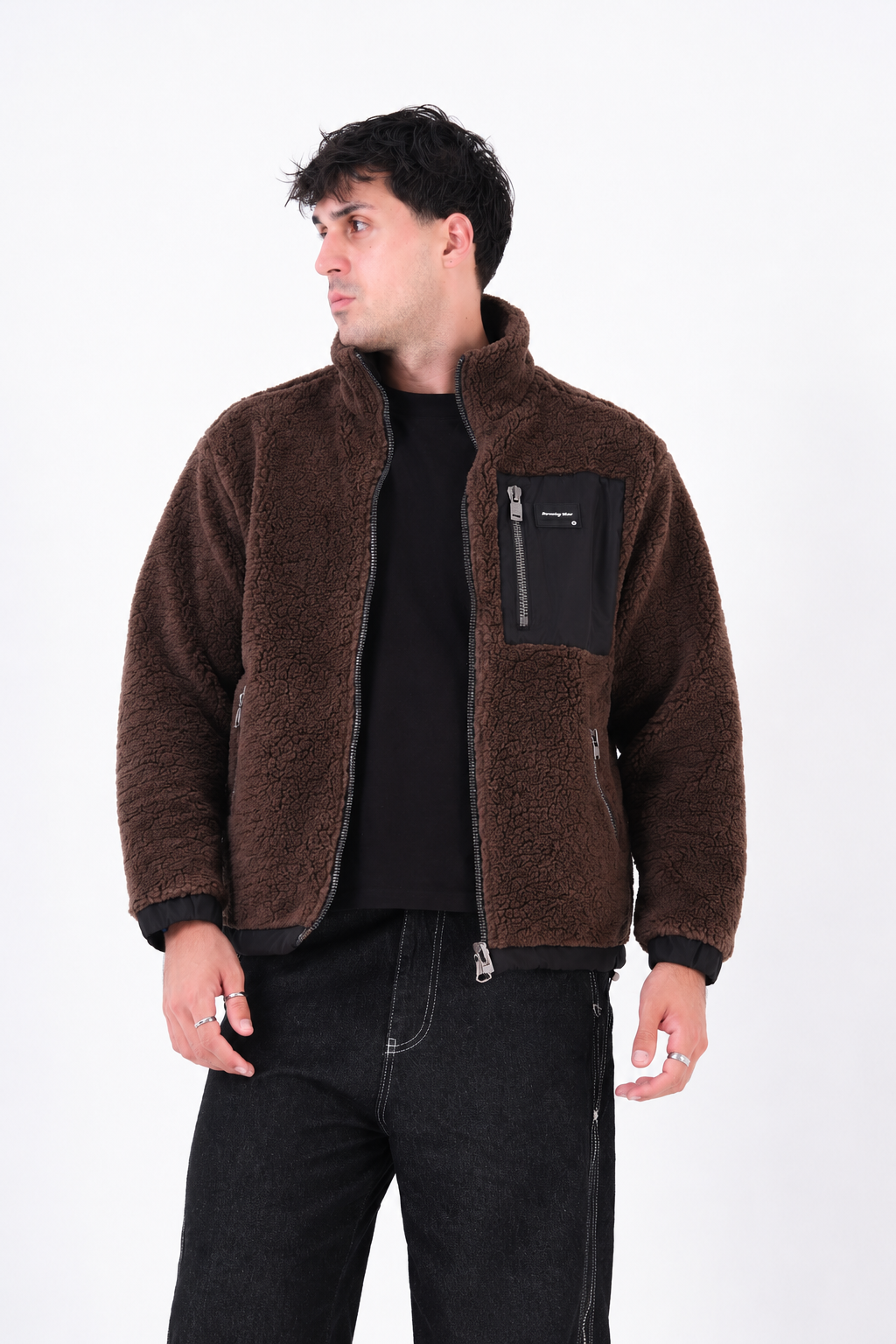colar:brown