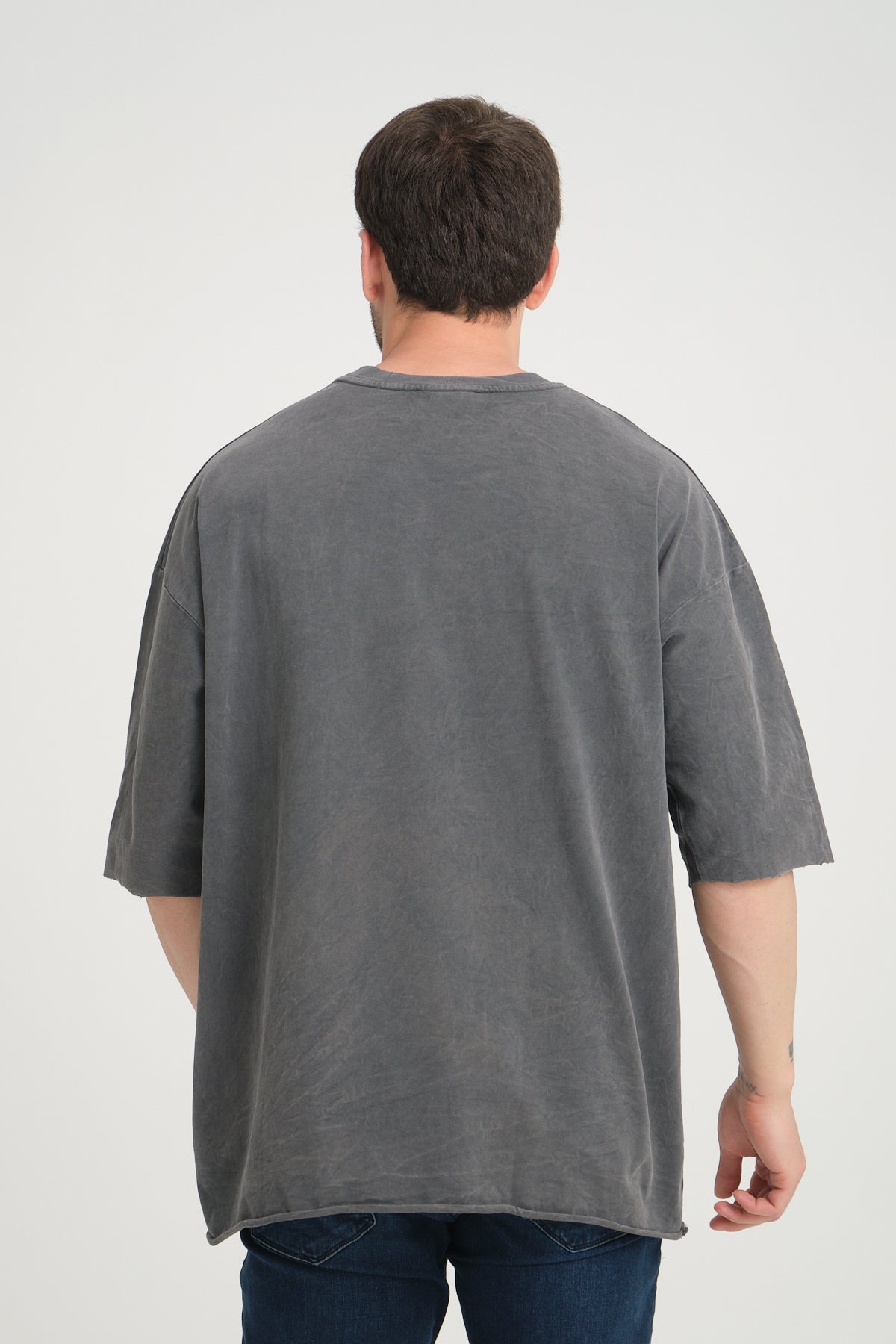 color:gray