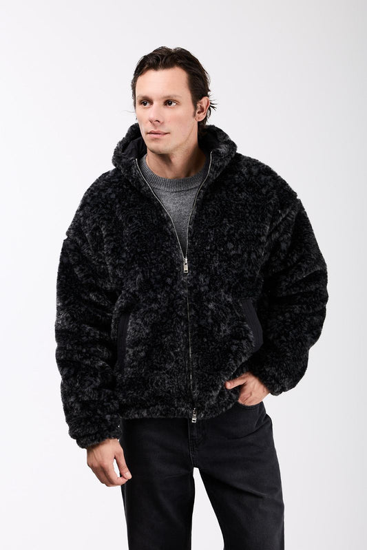 color:black