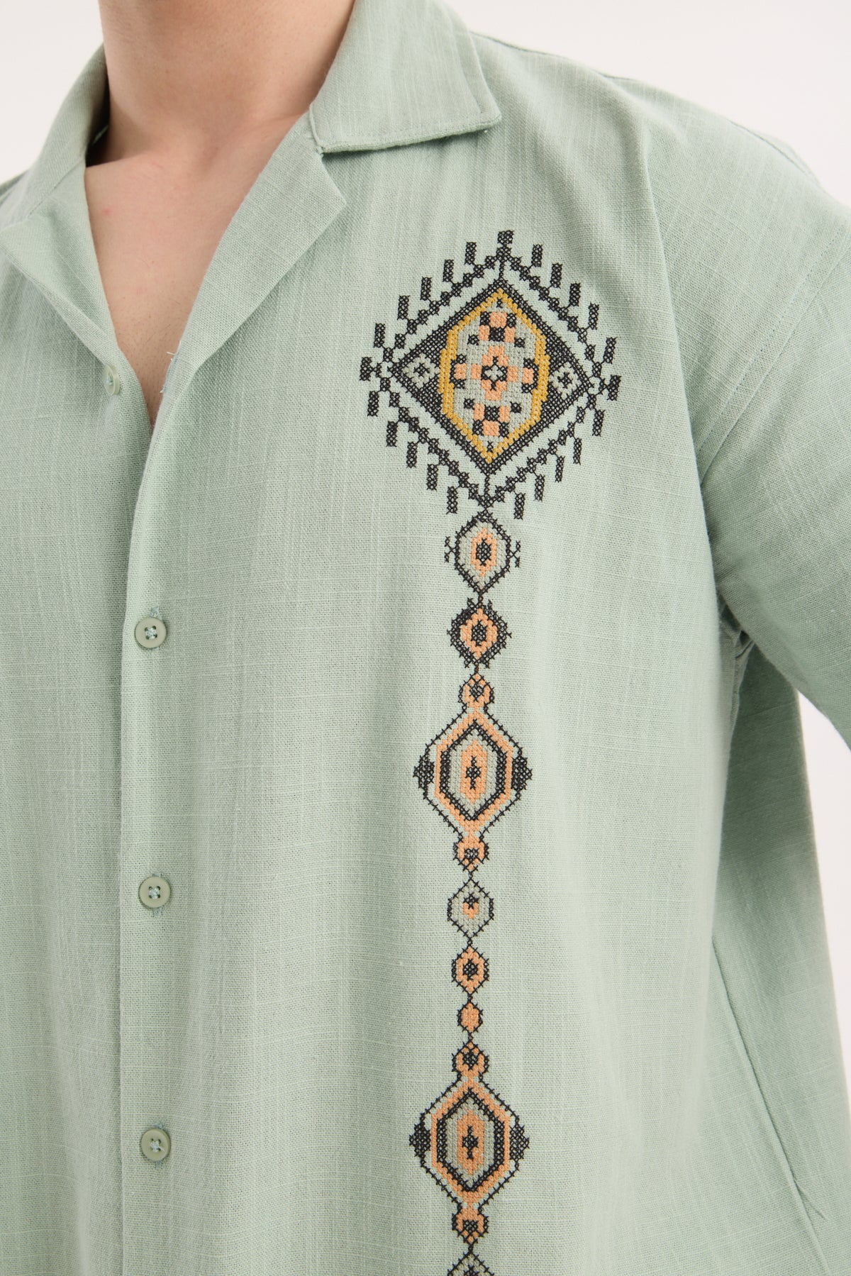 color:mint green