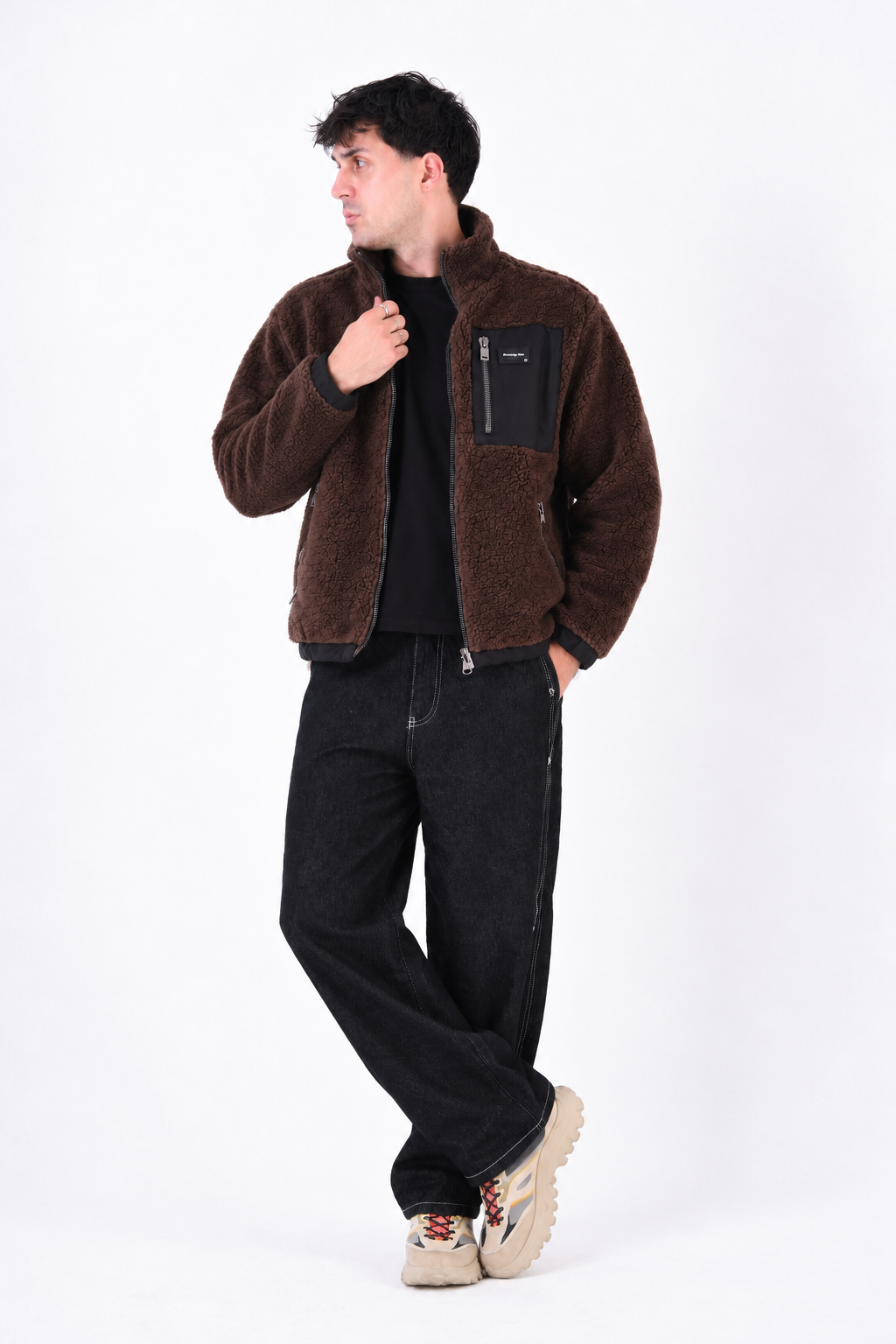 colar:brown