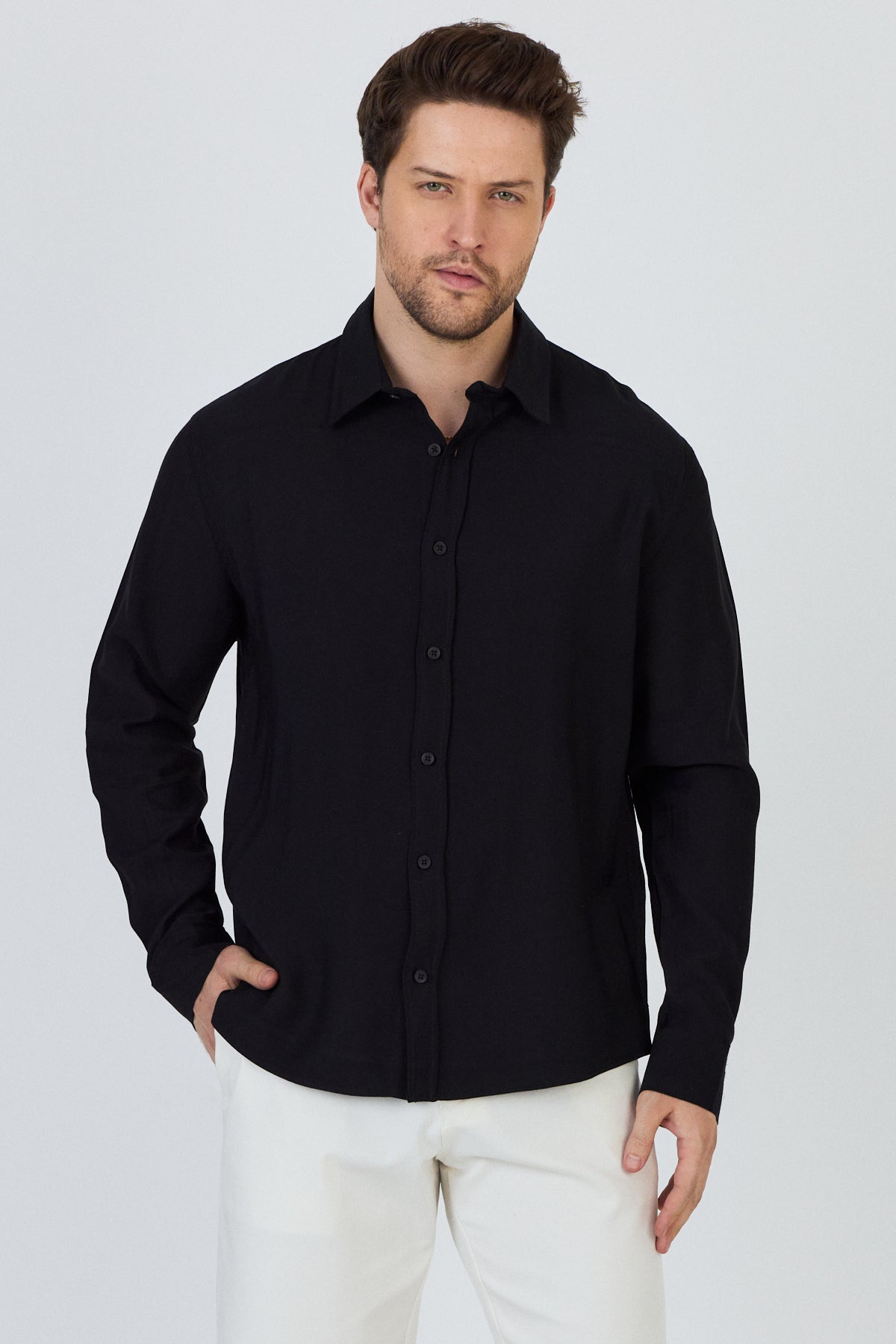 color:black