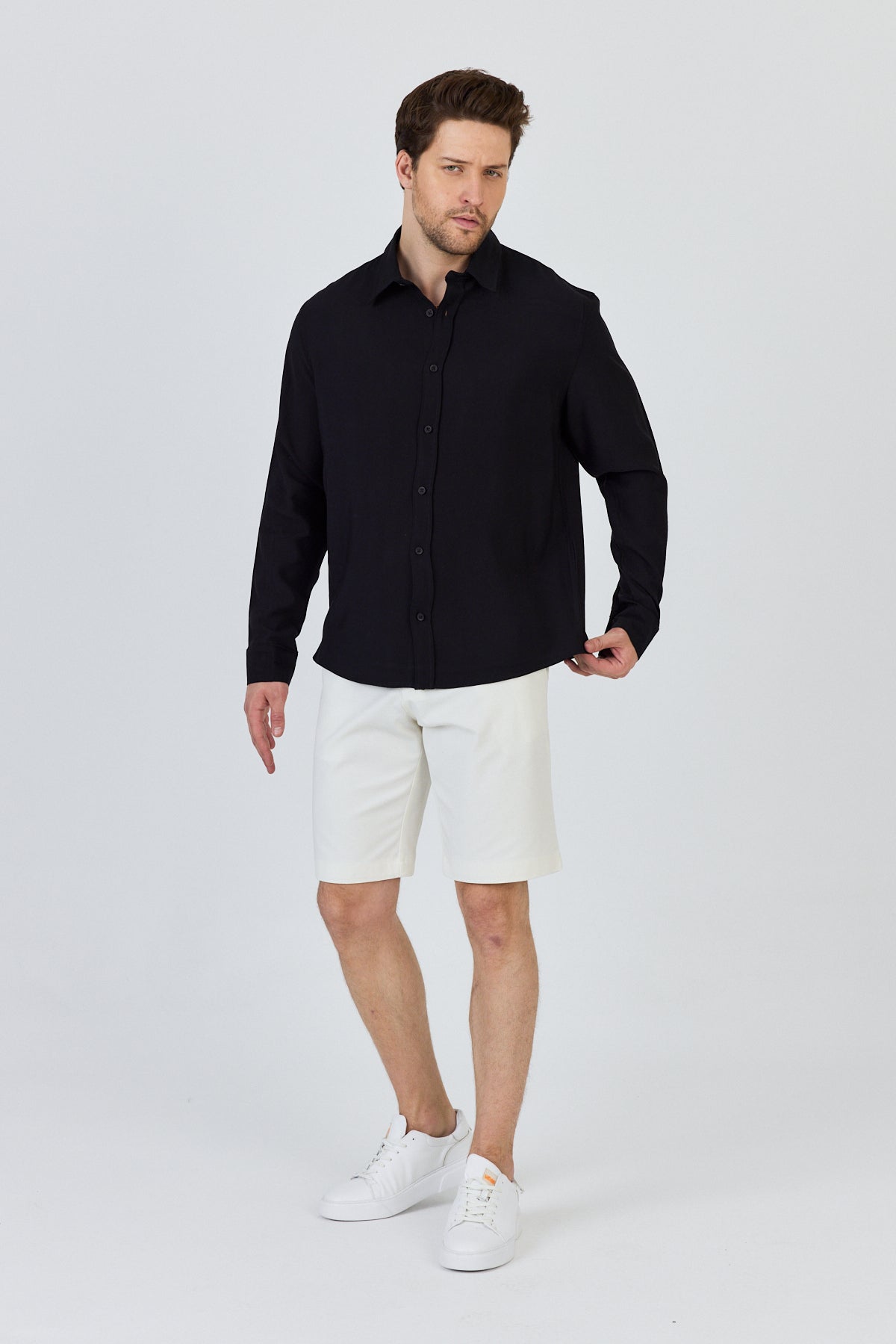 color:black