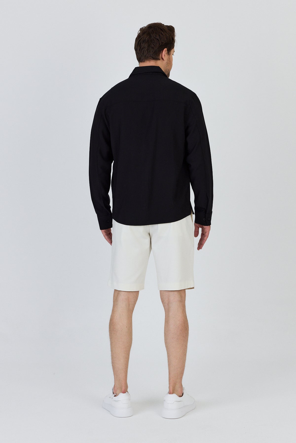 color:black