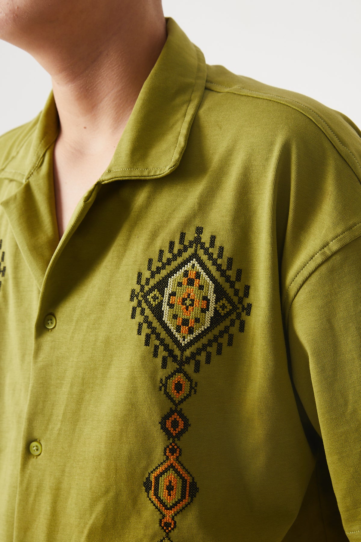 color:green