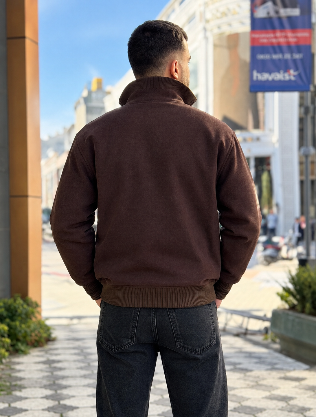 color:brown