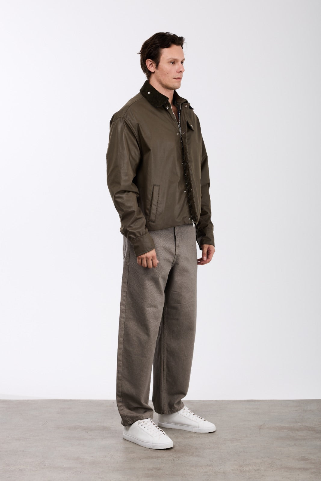 color:khaki