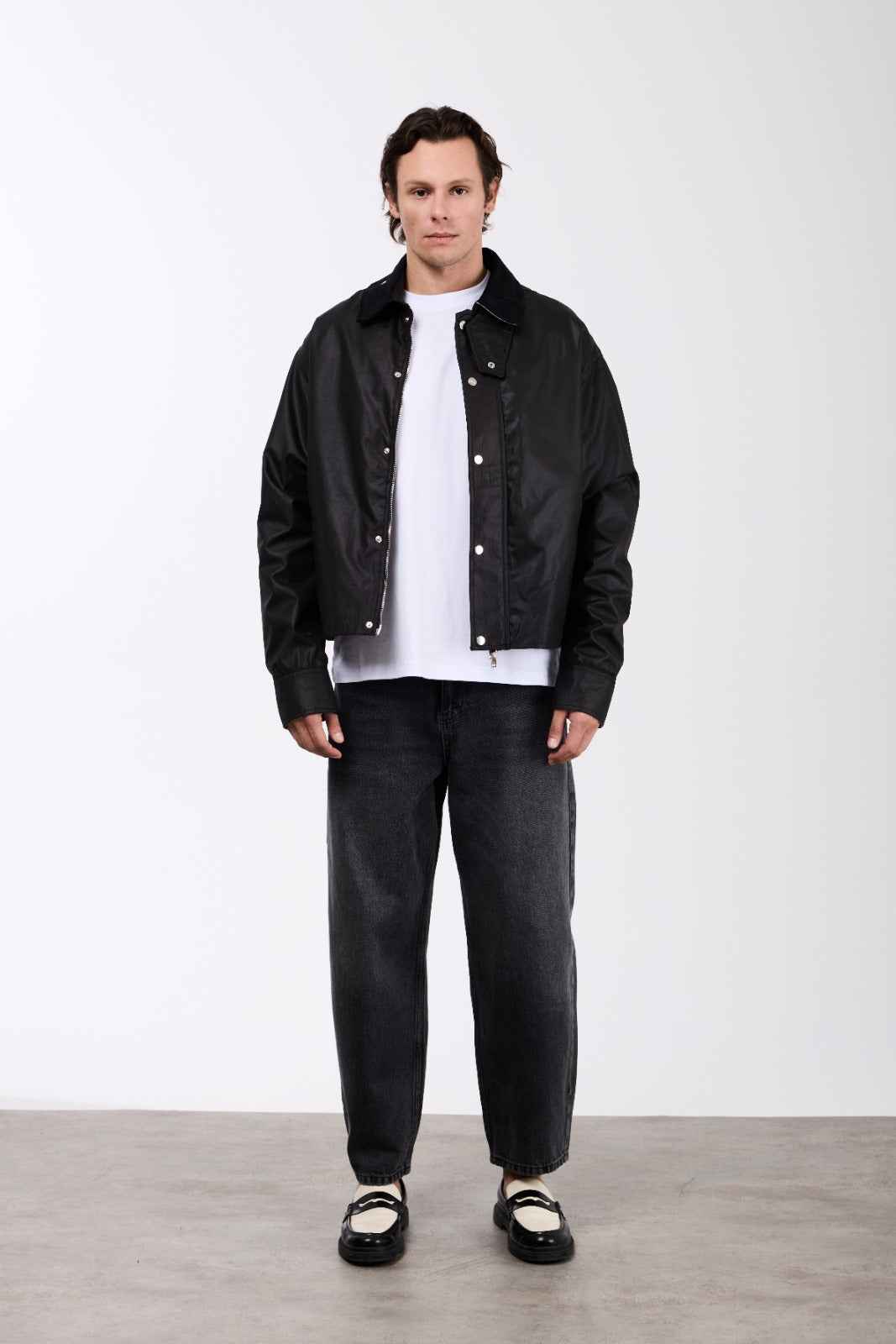 color:black