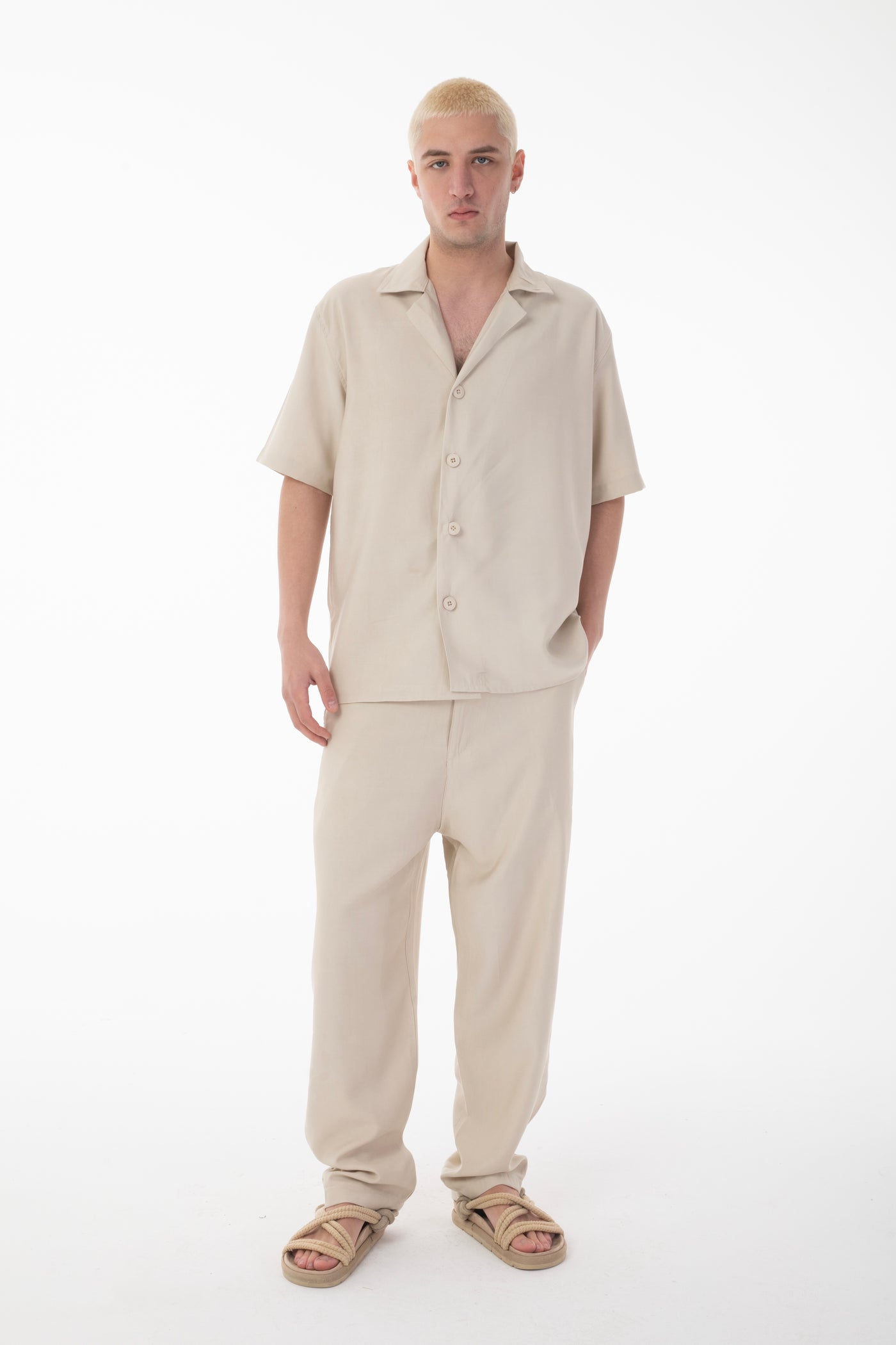 color:beige
