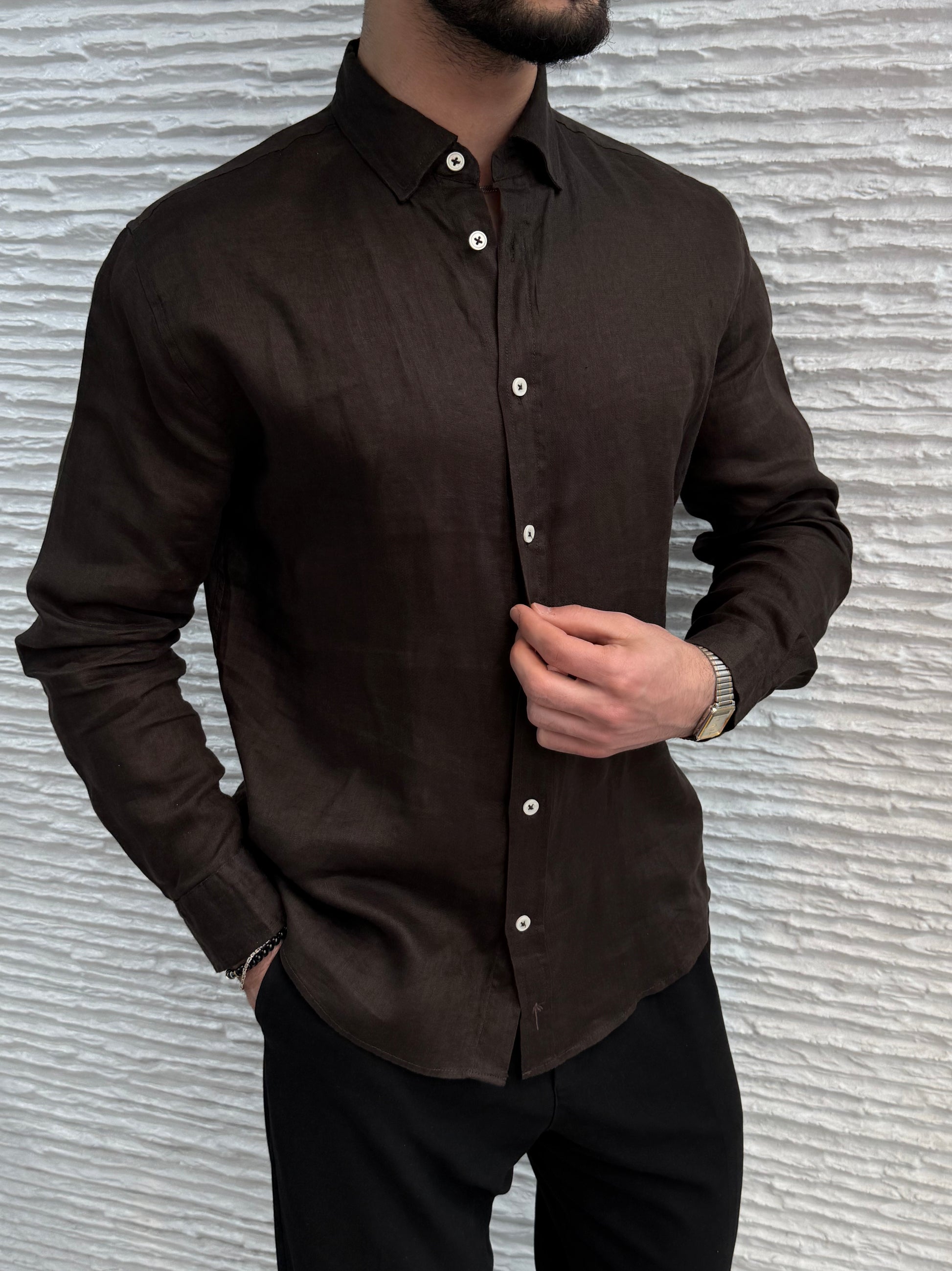 color:brown