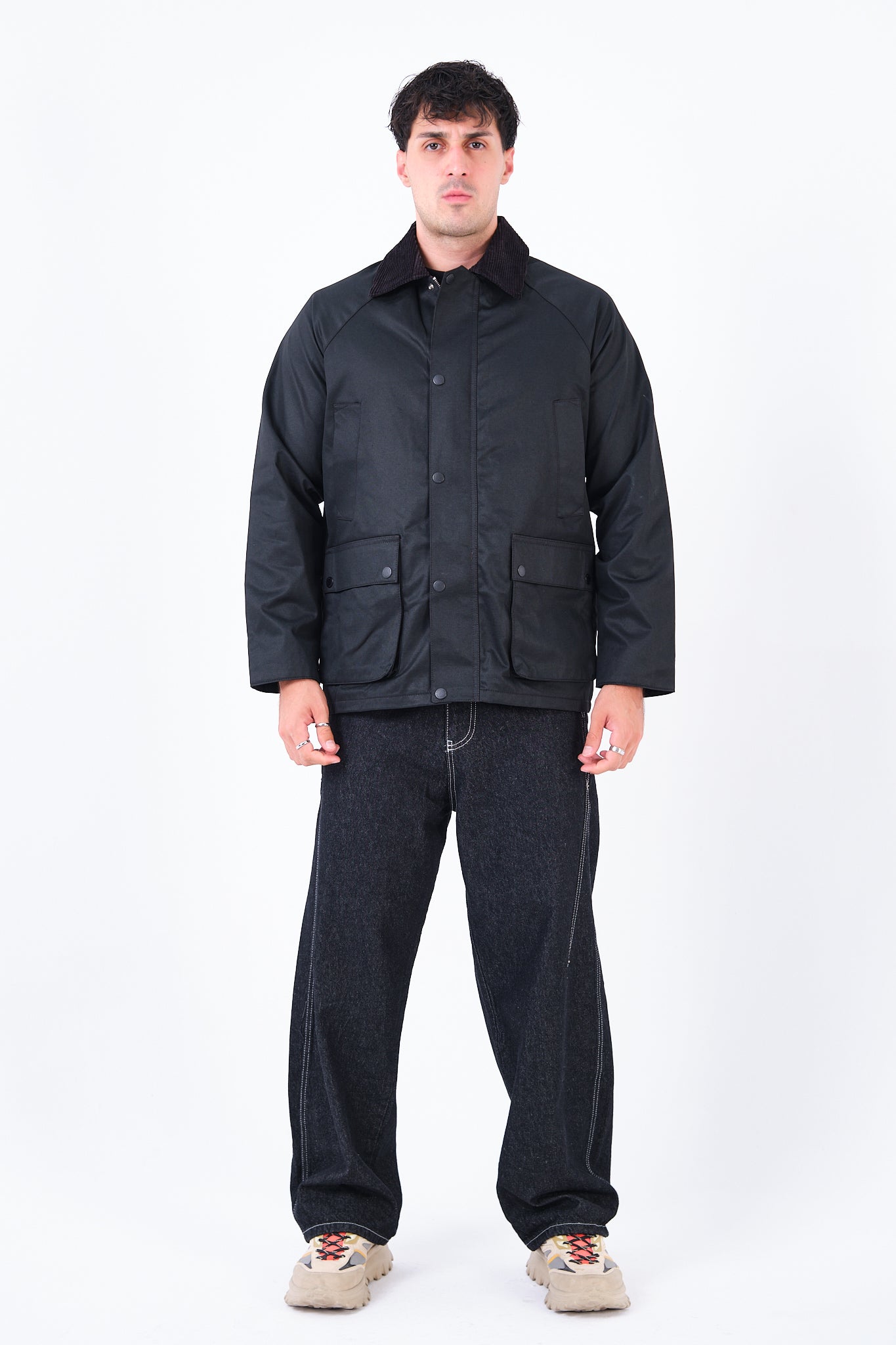 color:black