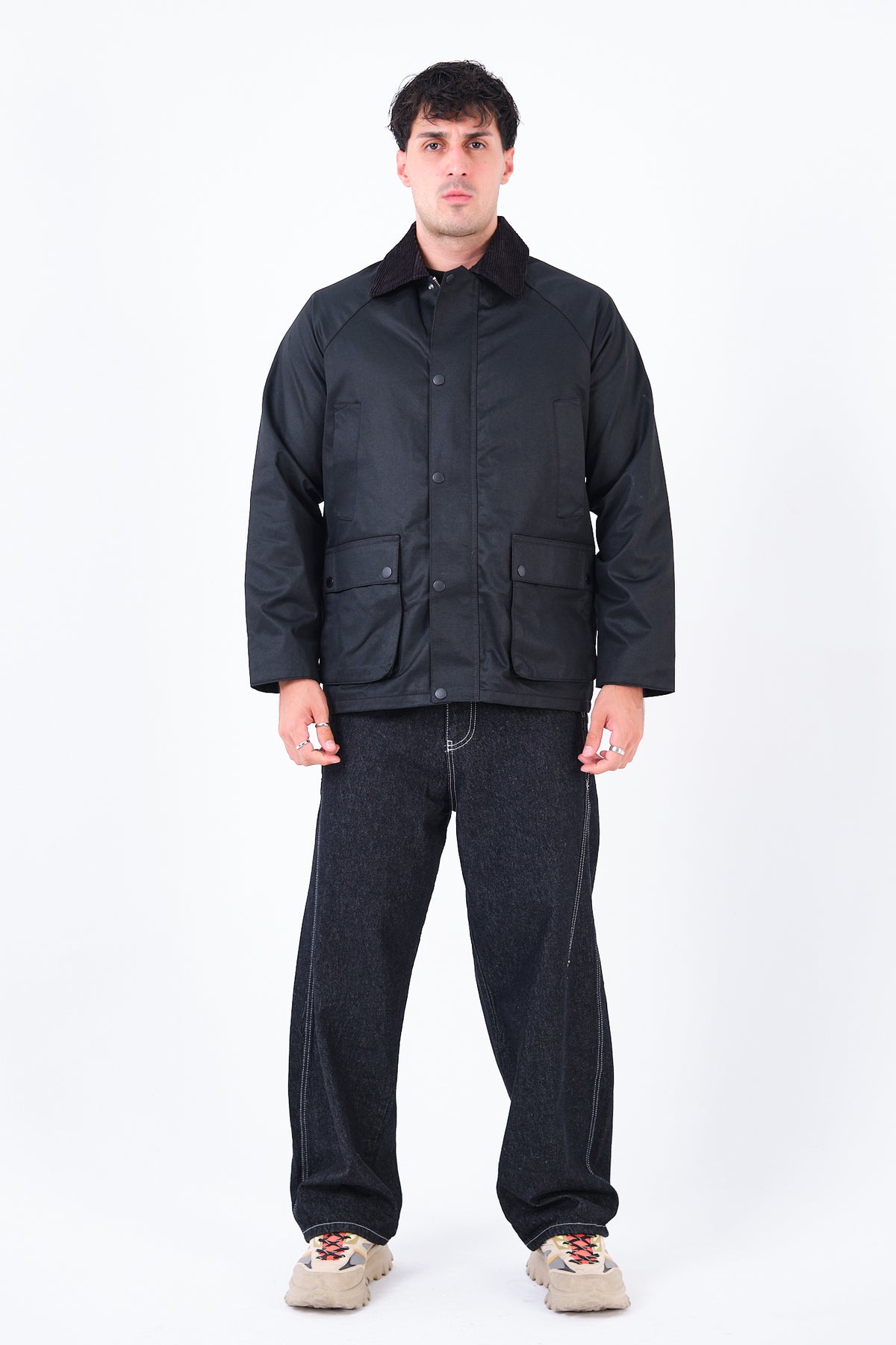 color:black