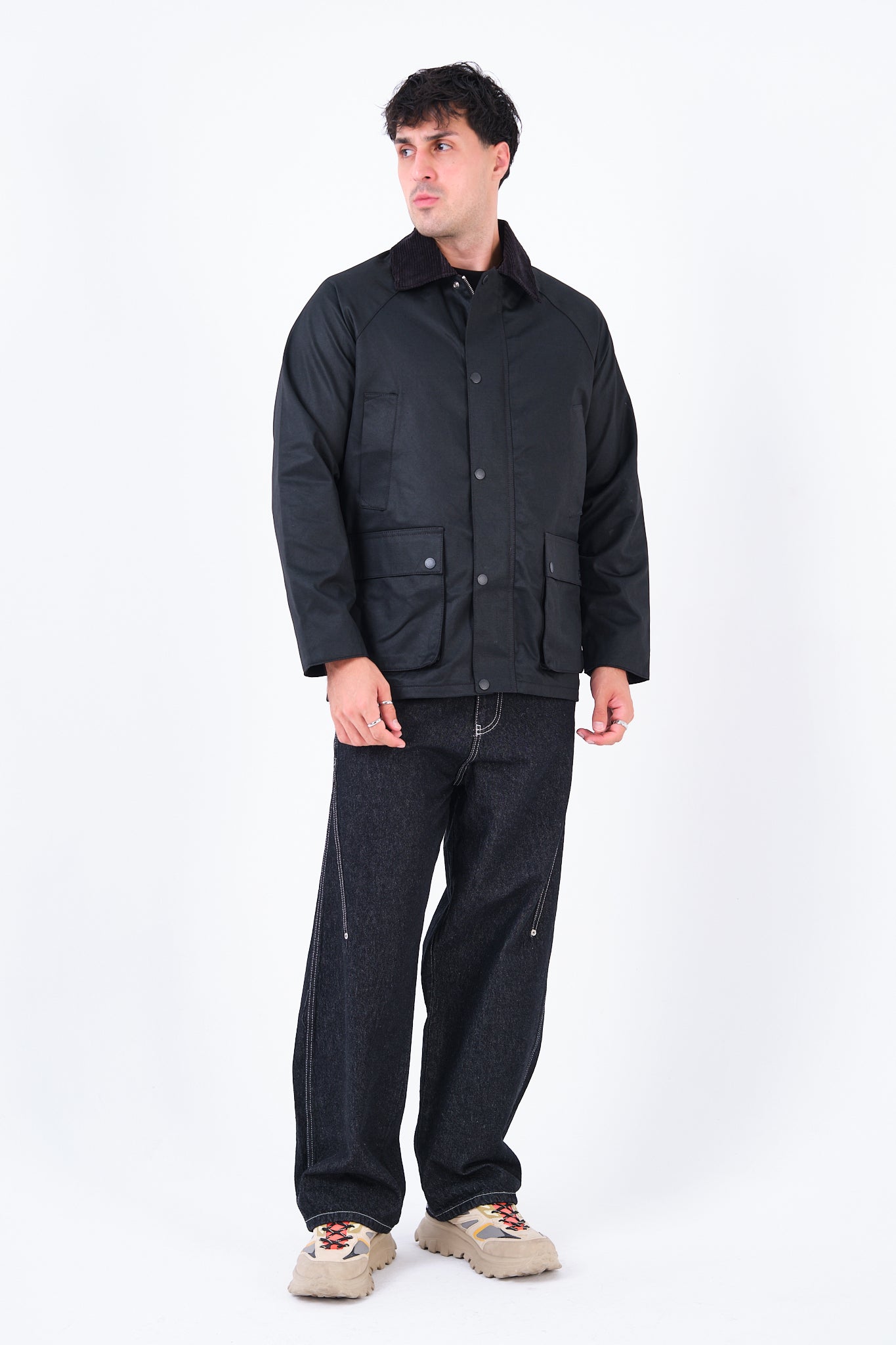 color:black