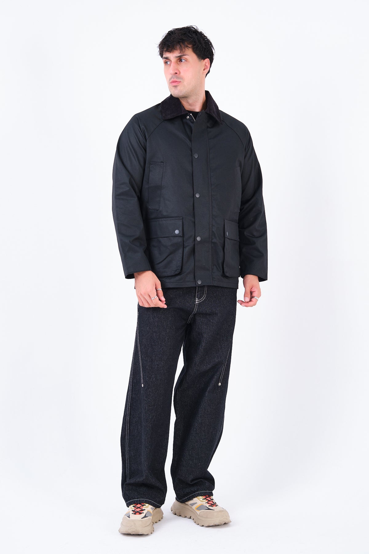 color:black