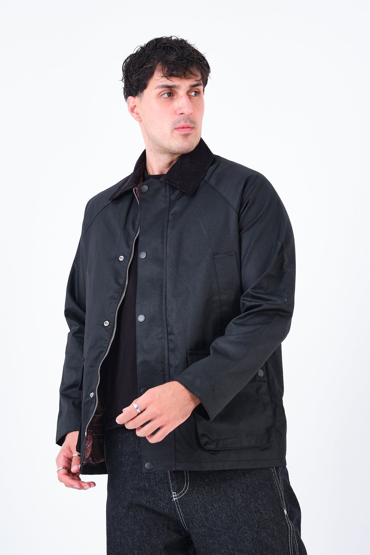 color:black