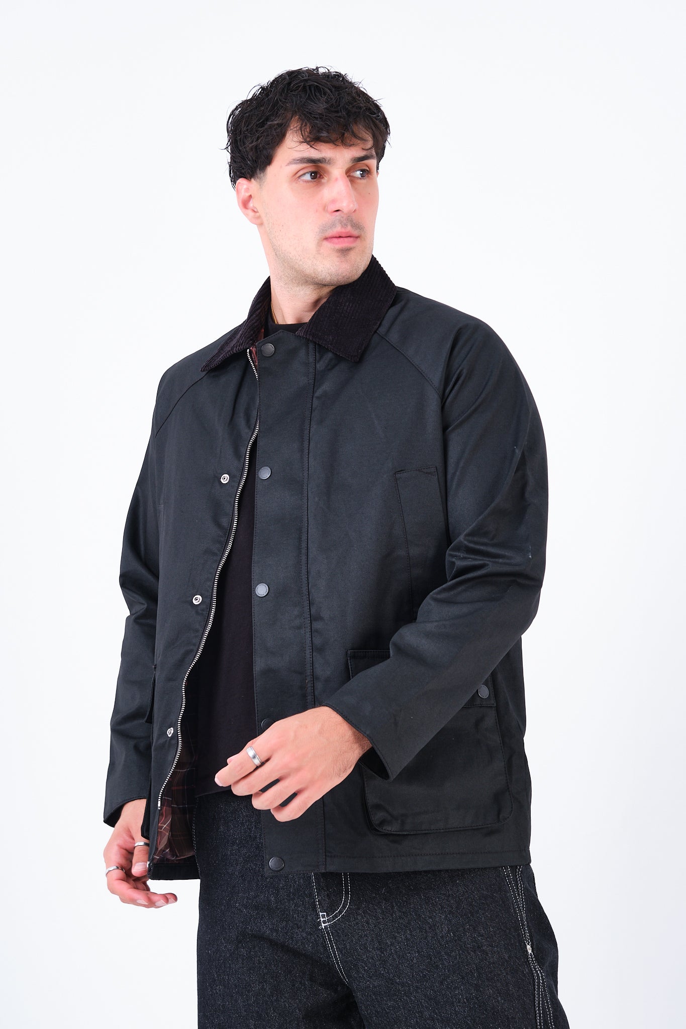 color:black