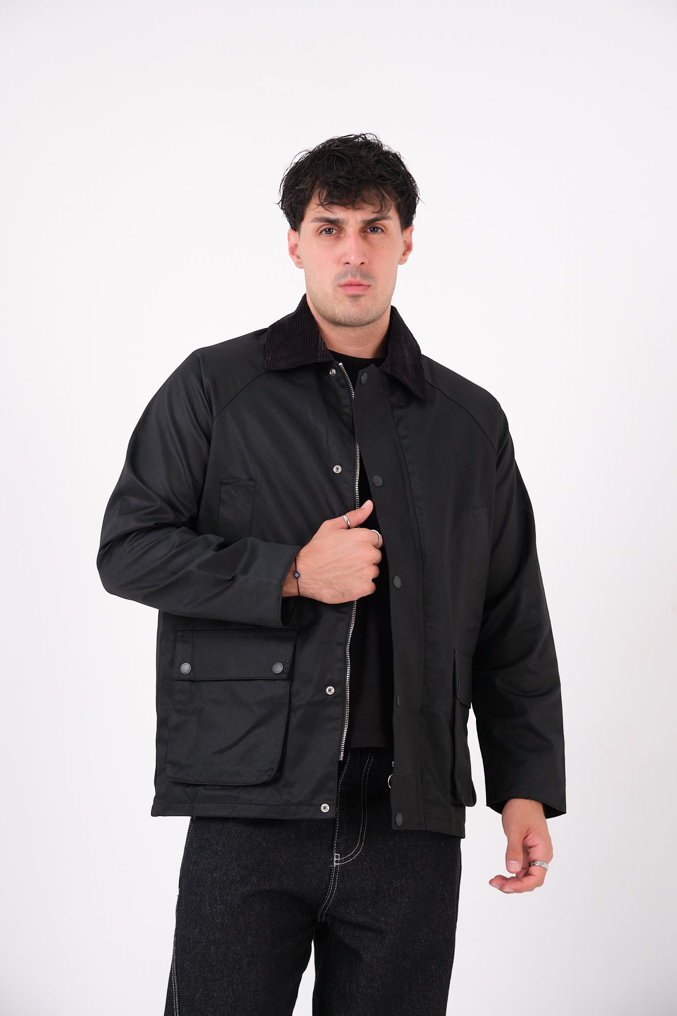 color:black