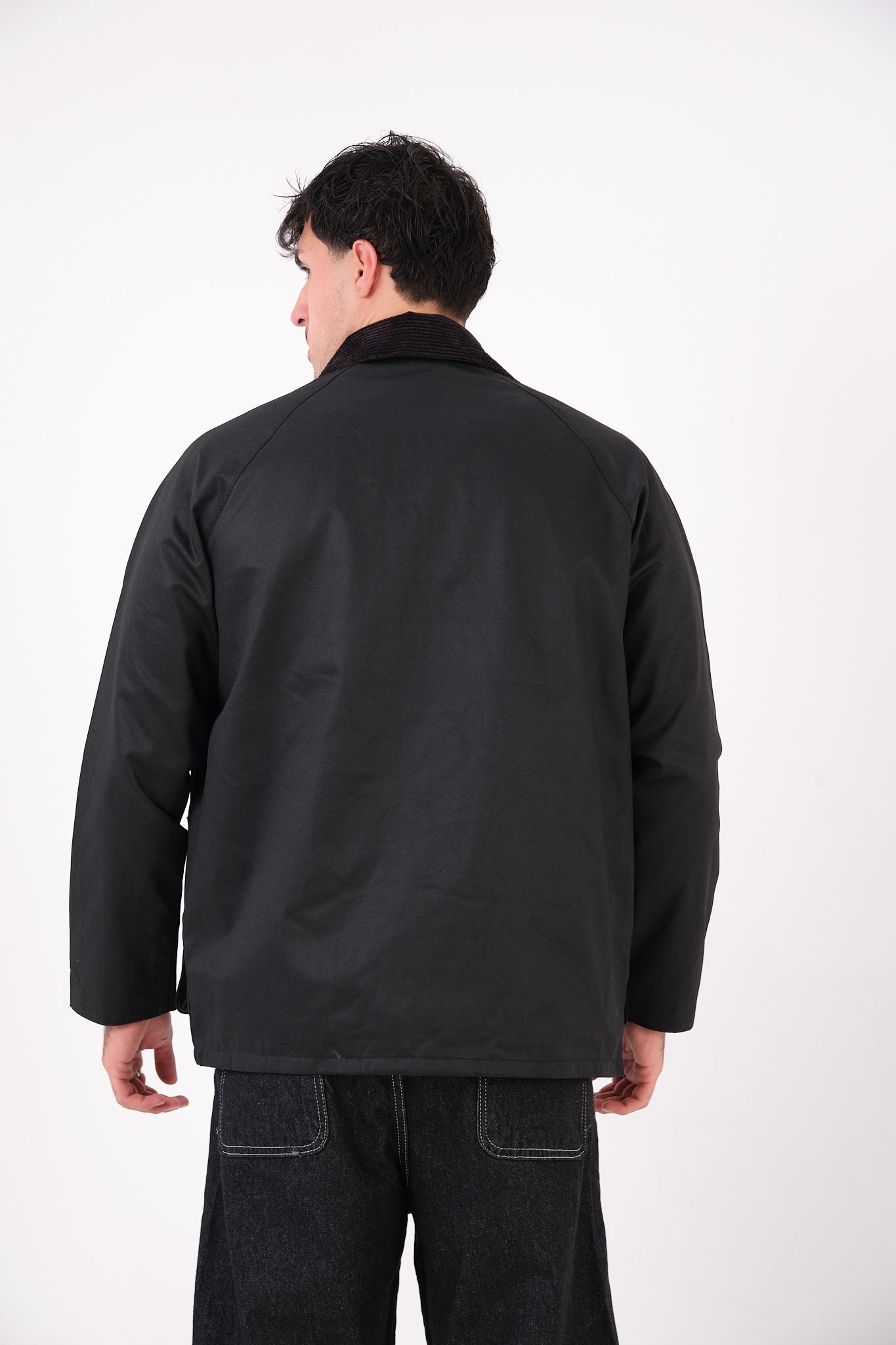 color:black