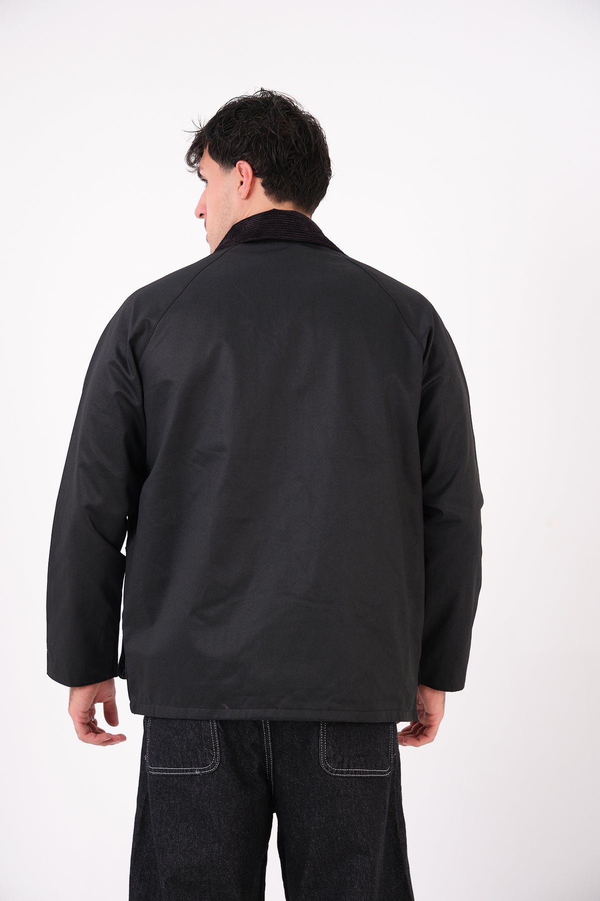 color:black