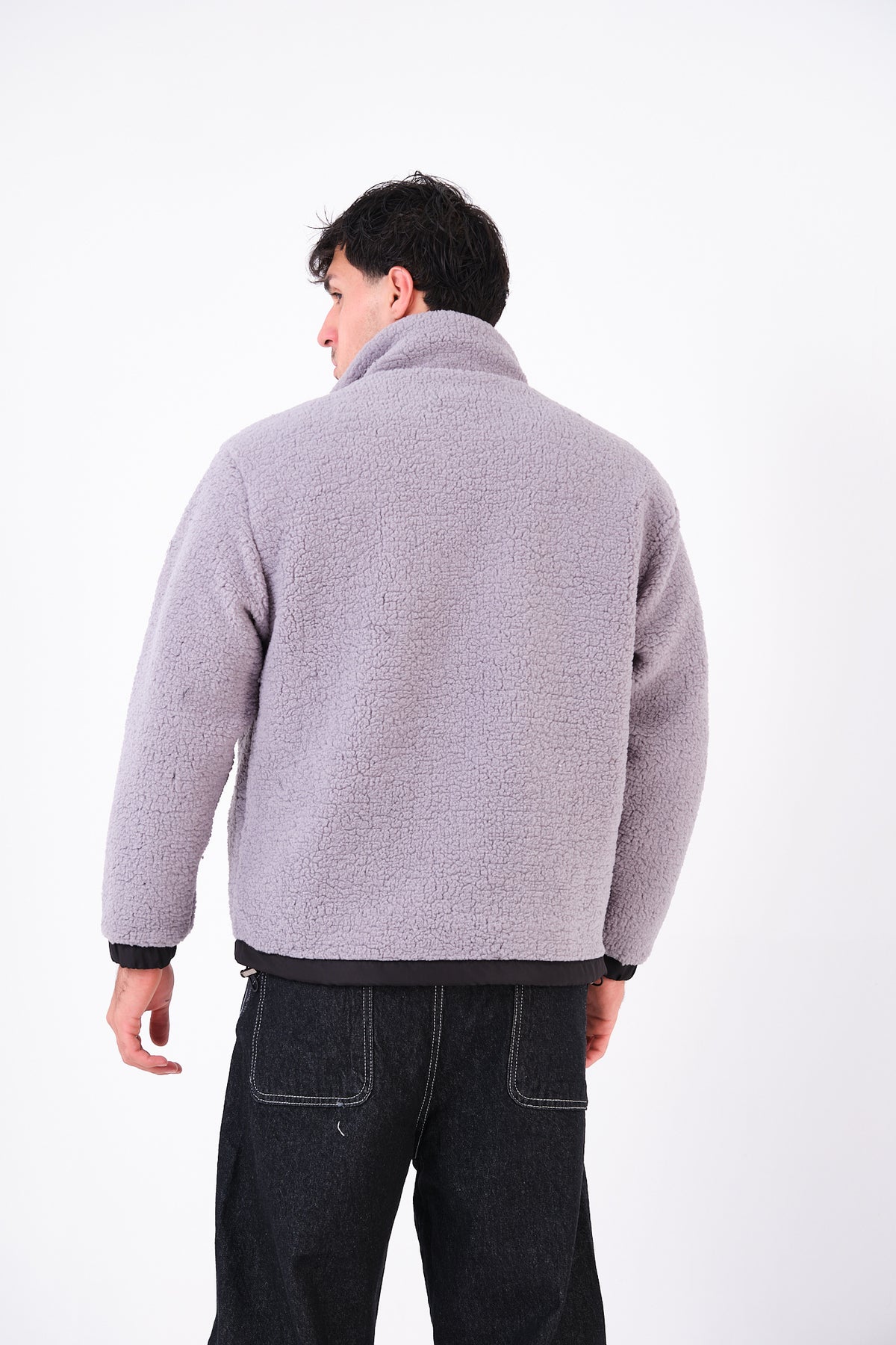 color:gray