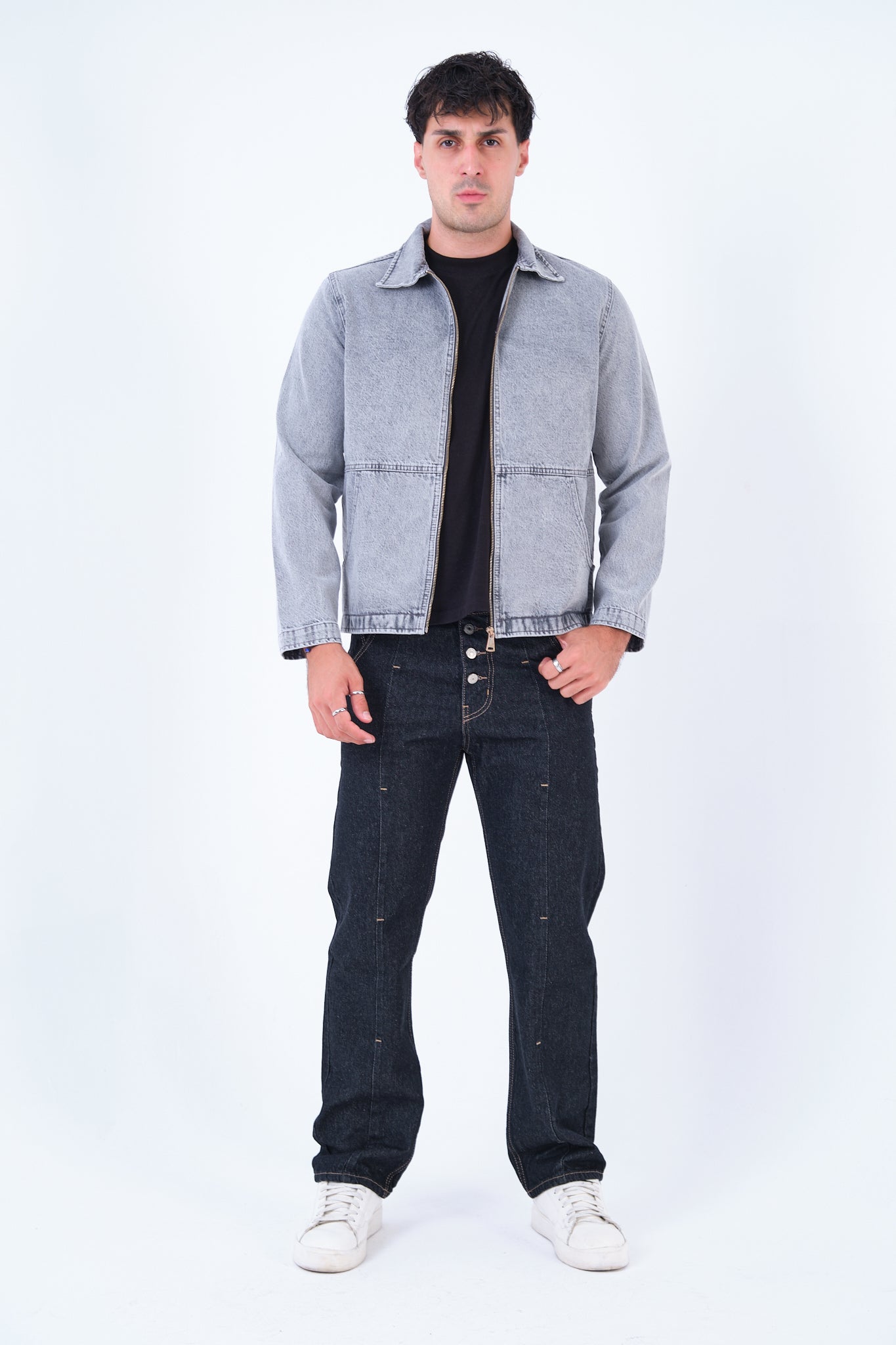 color:gray