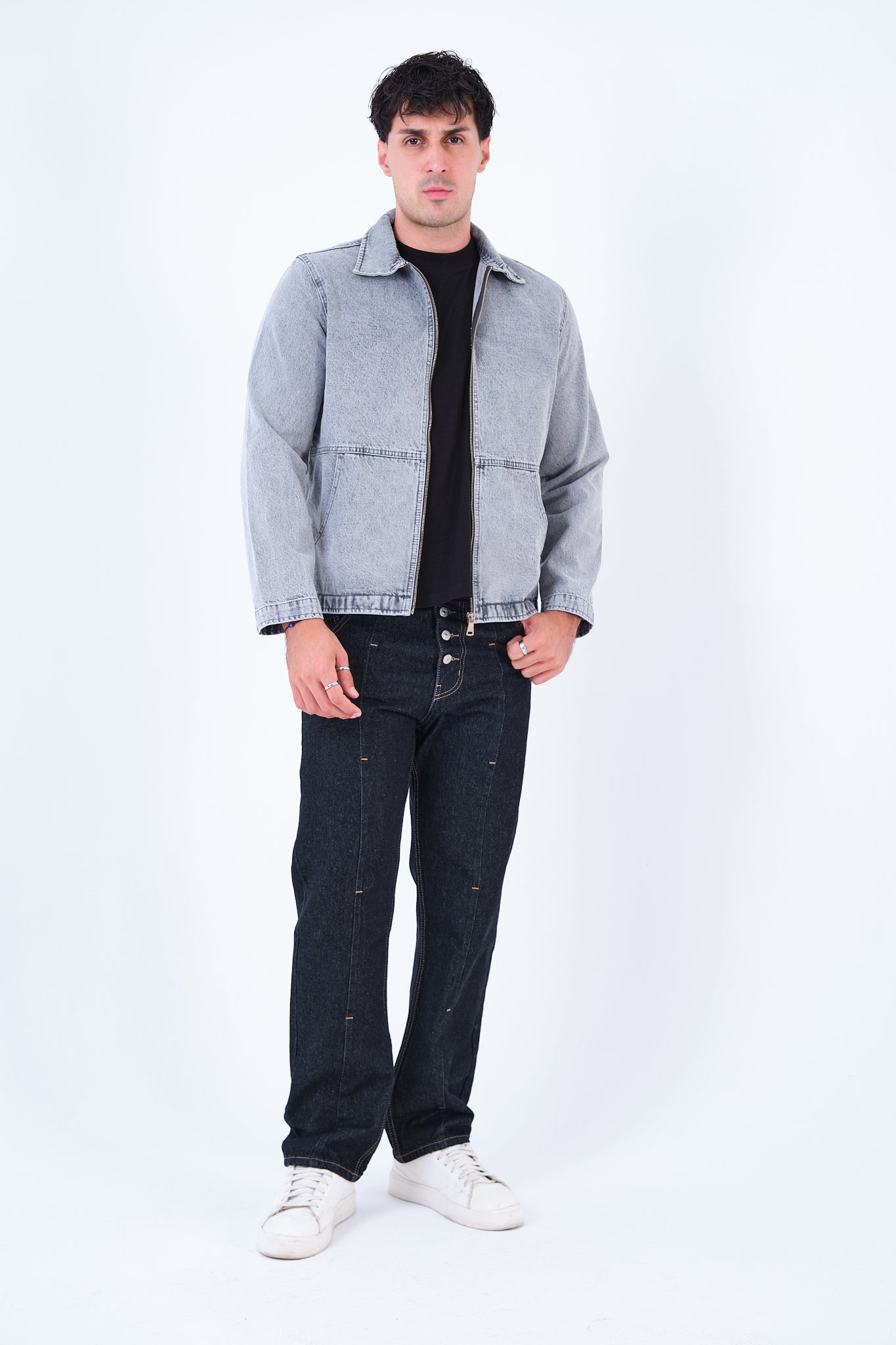 color:gray