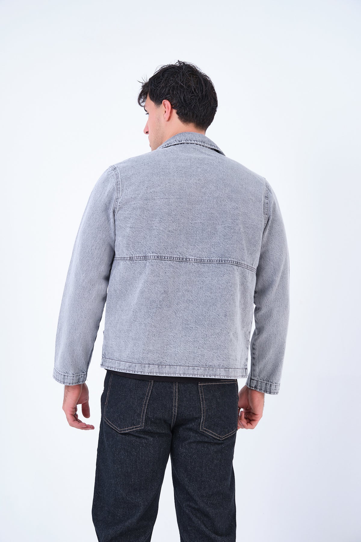 color:gray