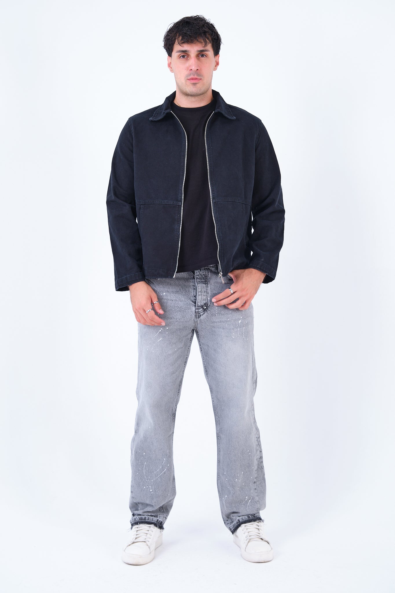 color:black