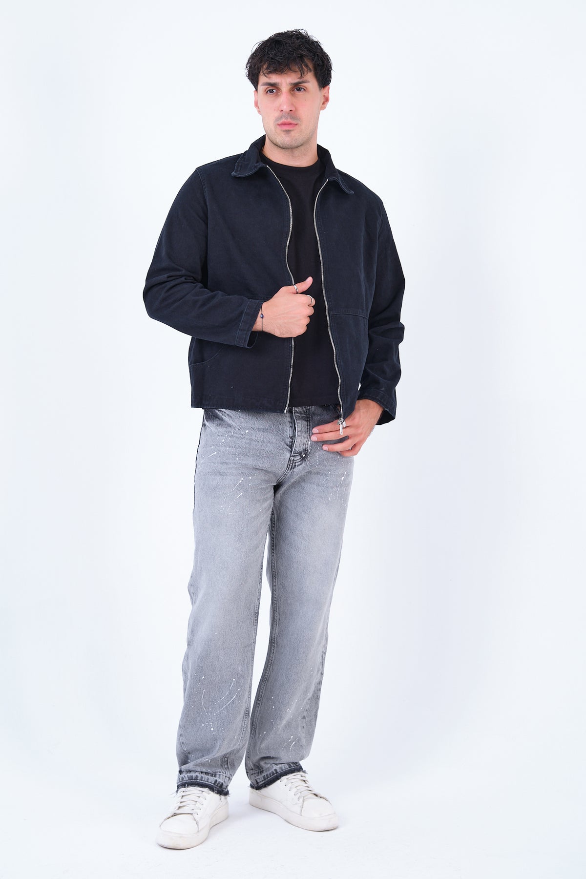 color:black
