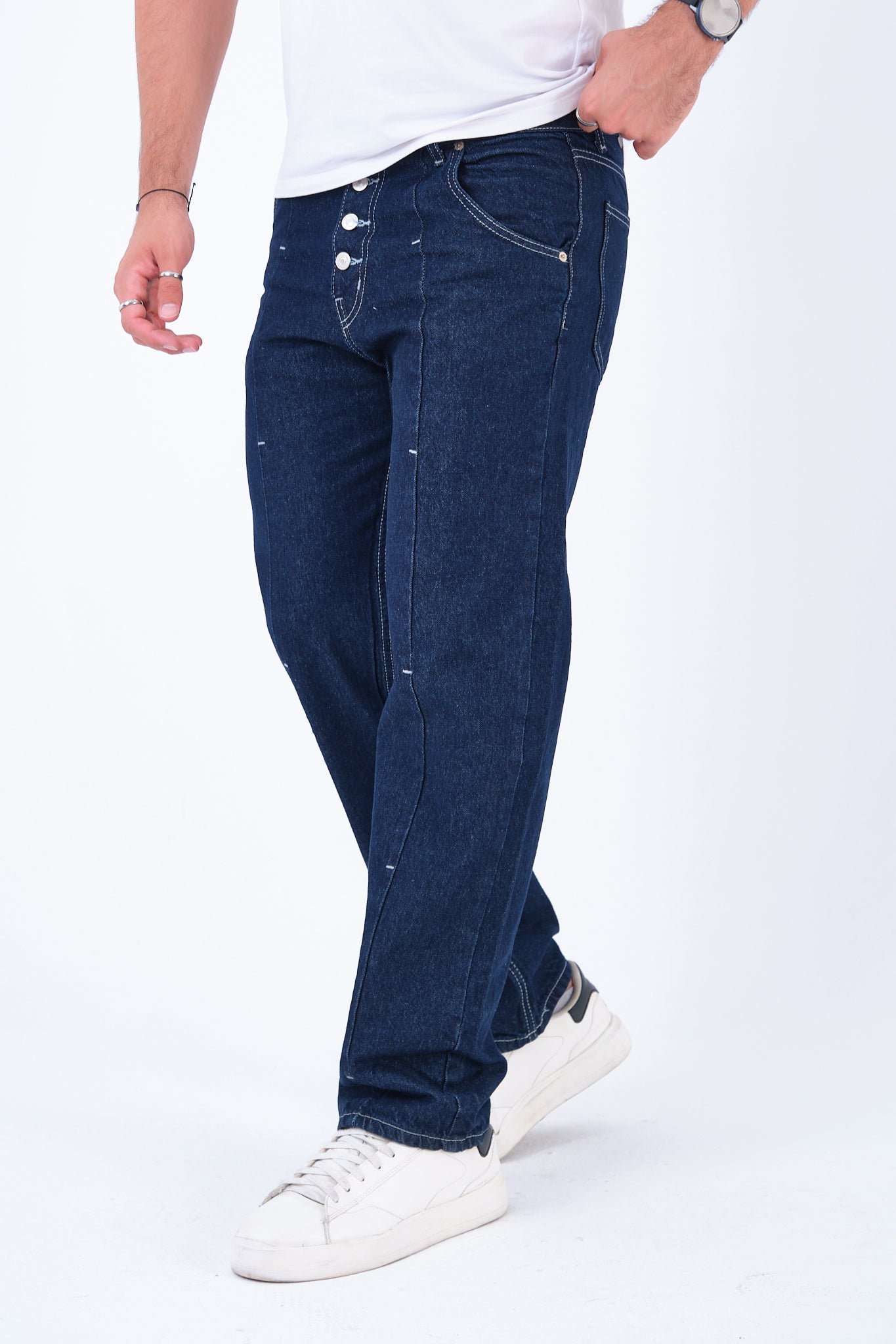 color:navy