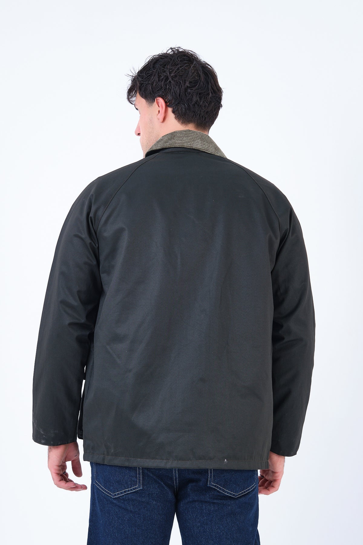 color:khaki