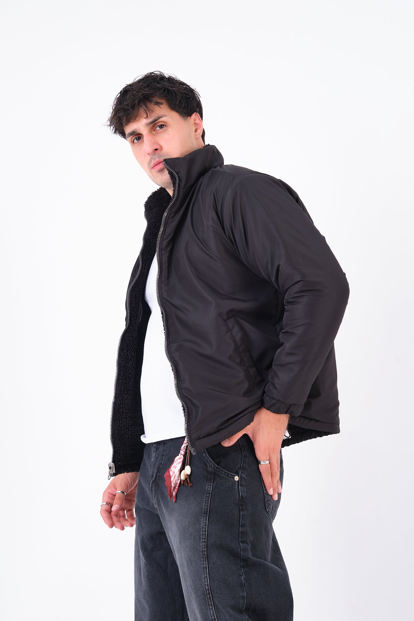 color:black
