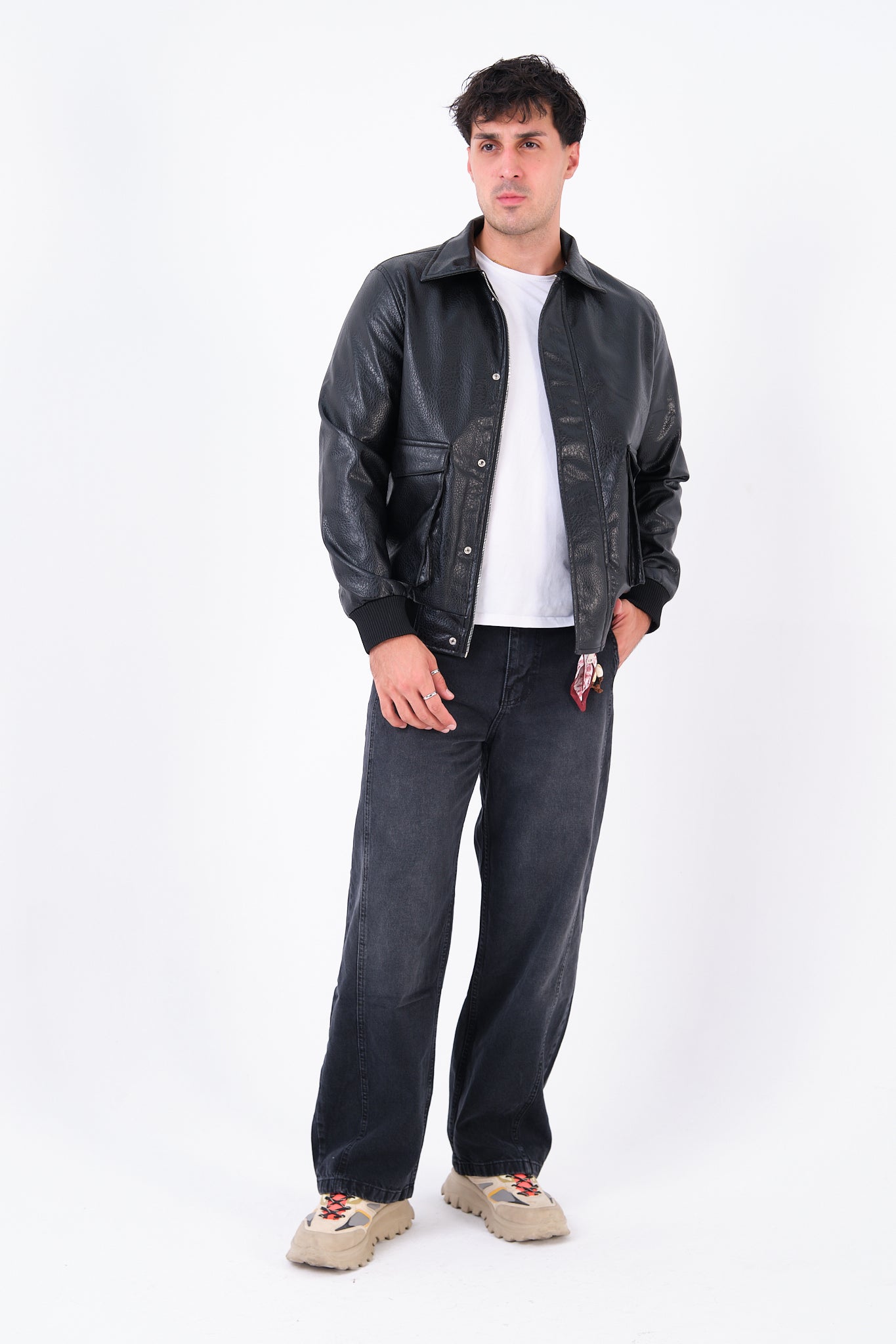 color:black
