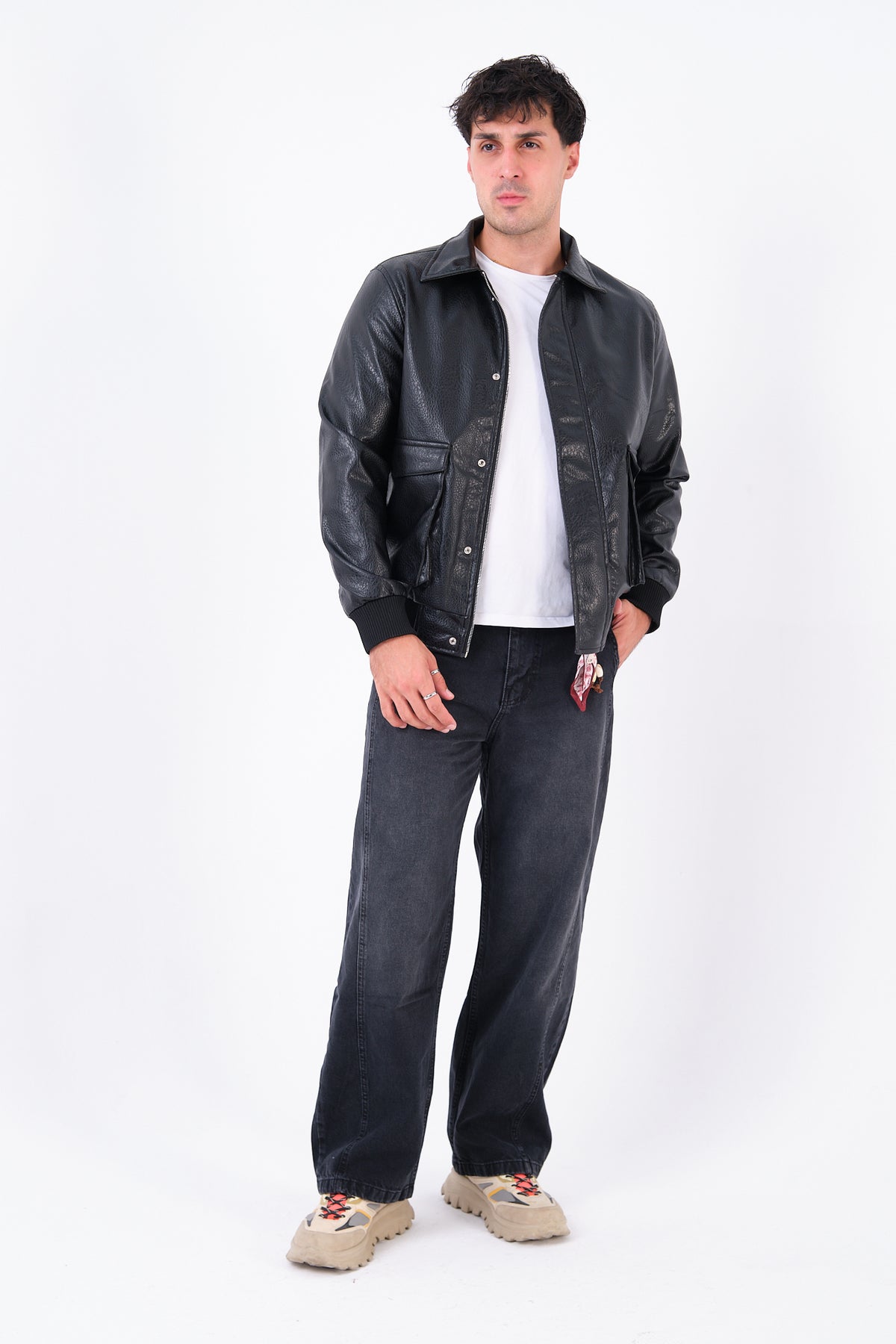 color:black