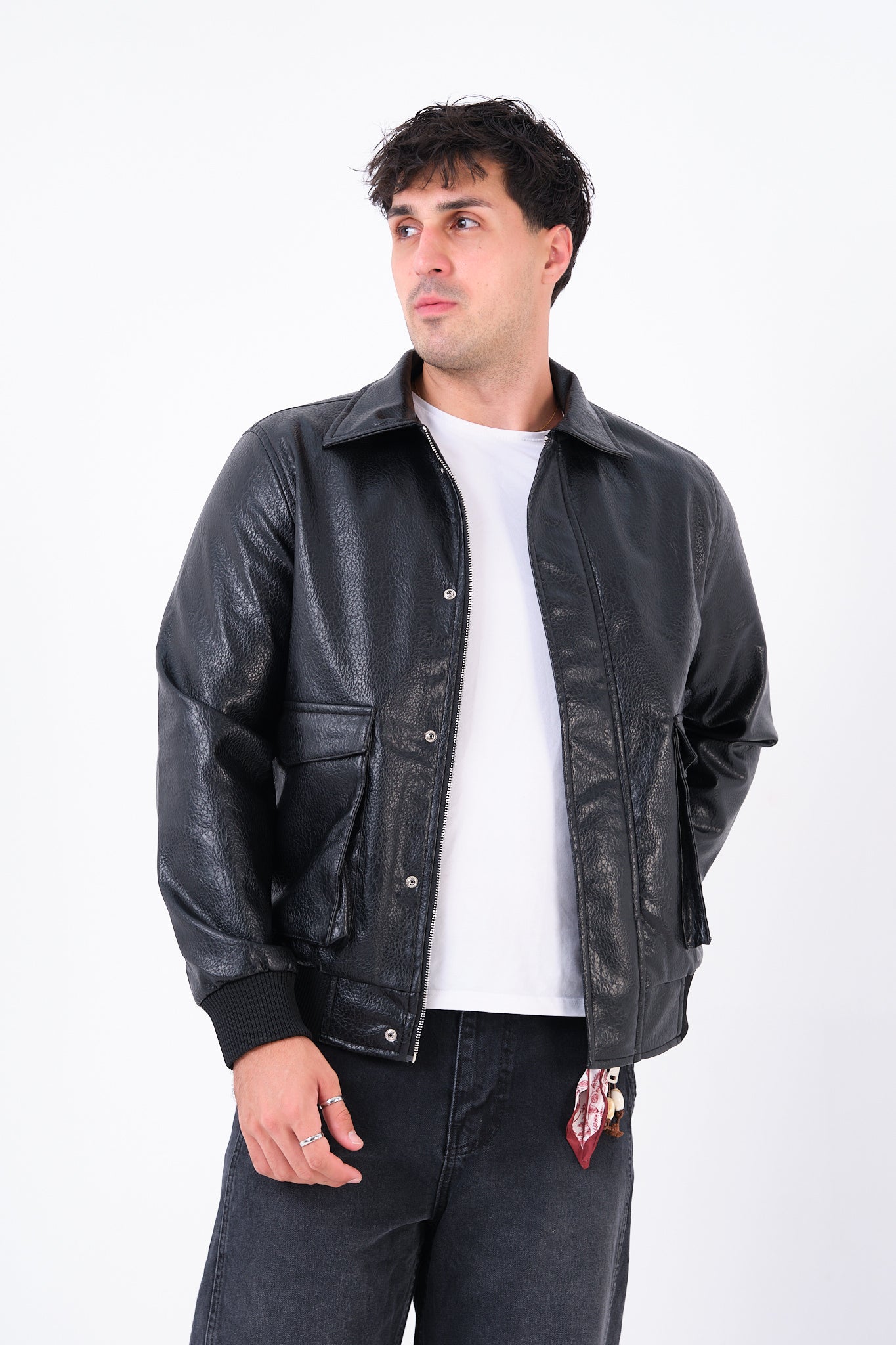 color:black