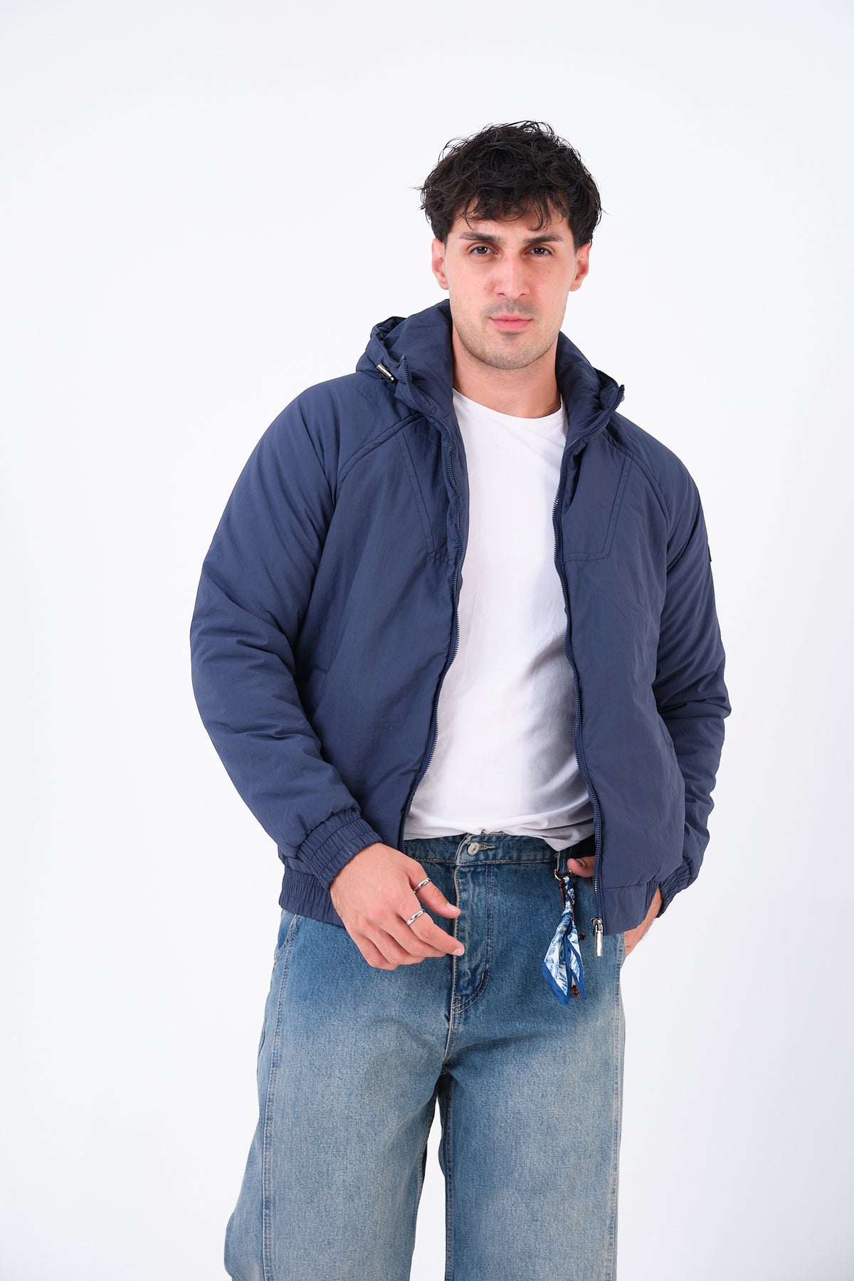 color:navy