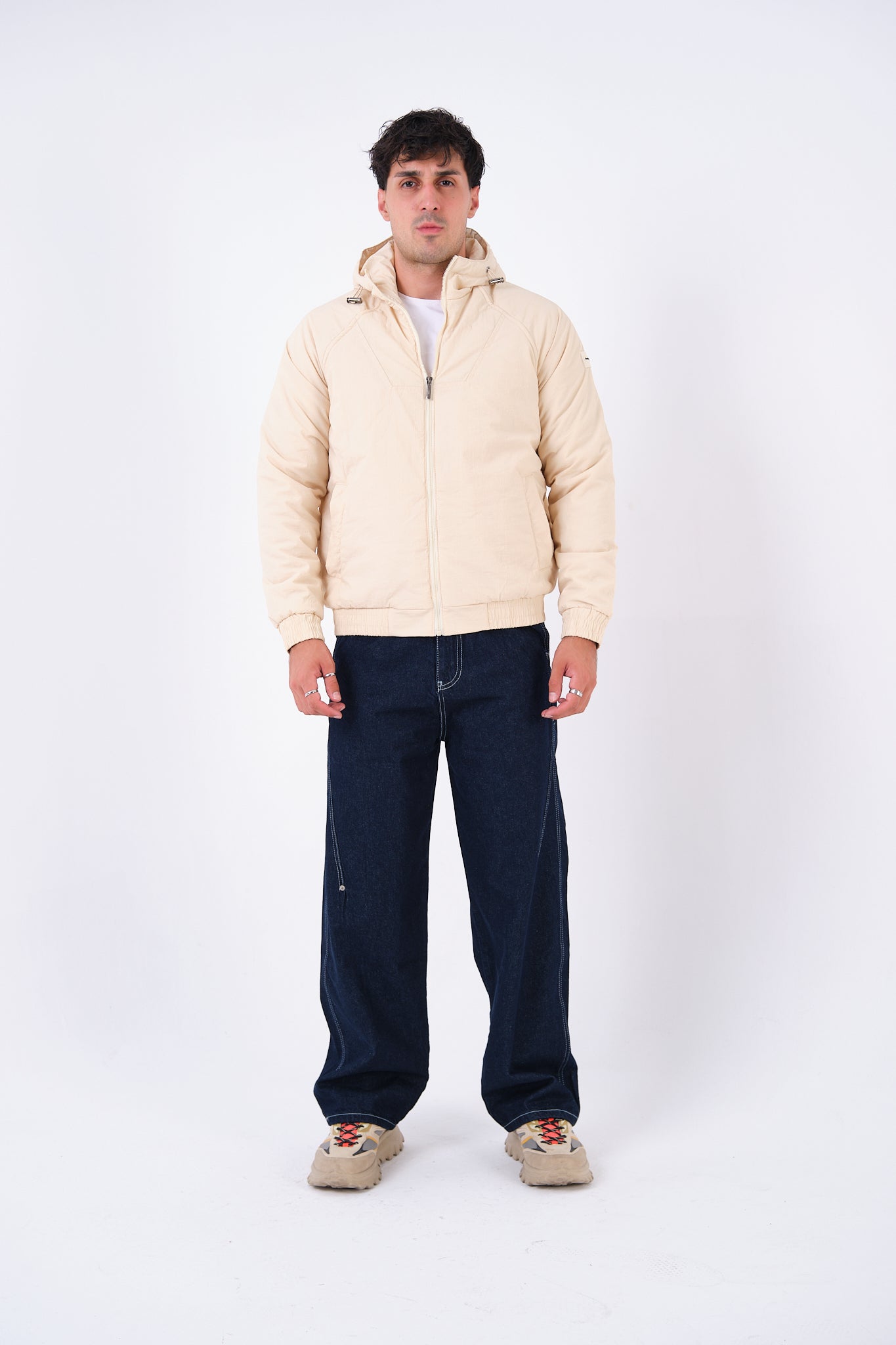 color:beige