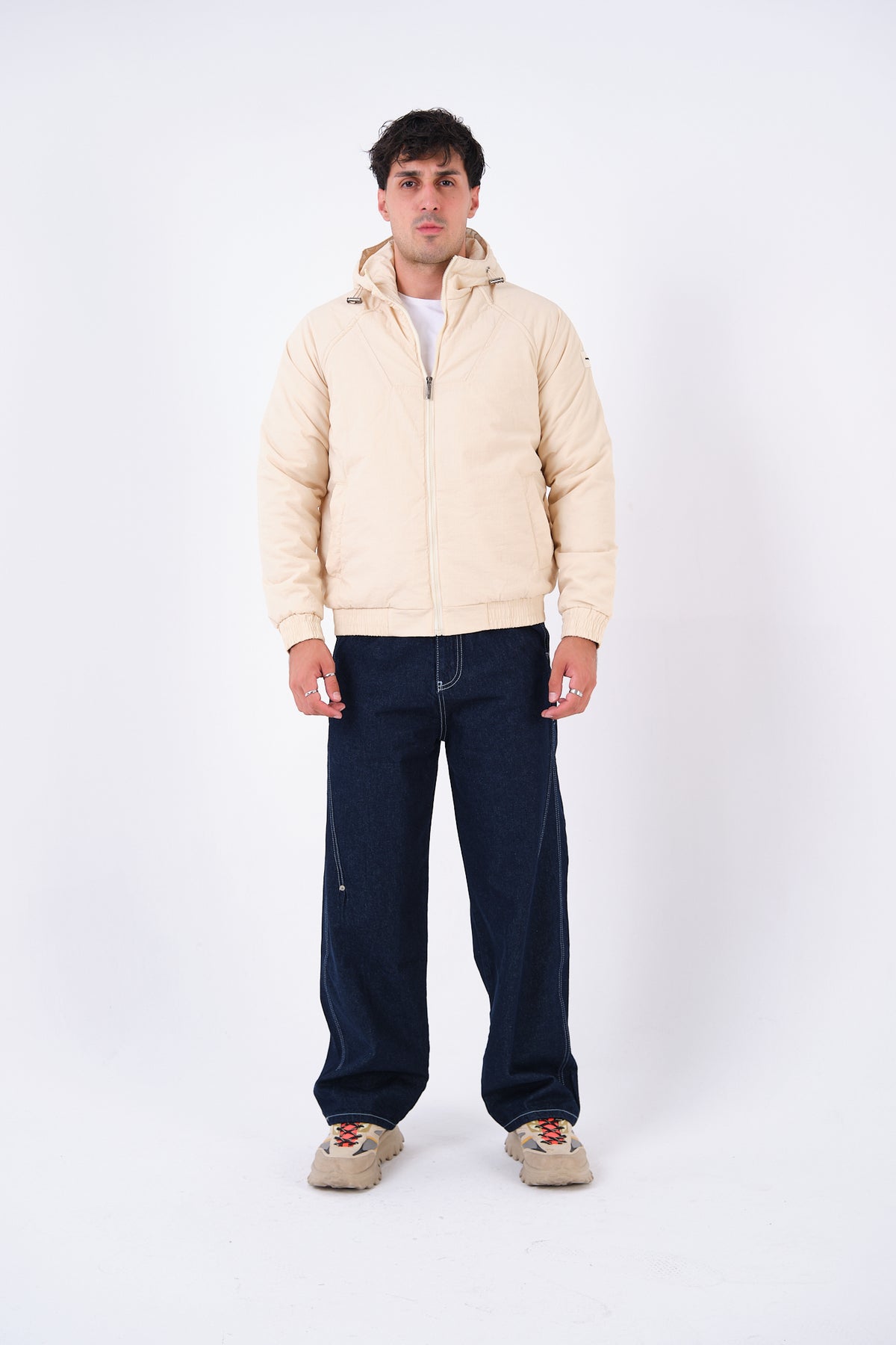 color:beige