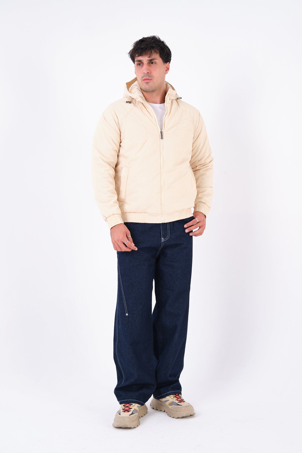 color:beige