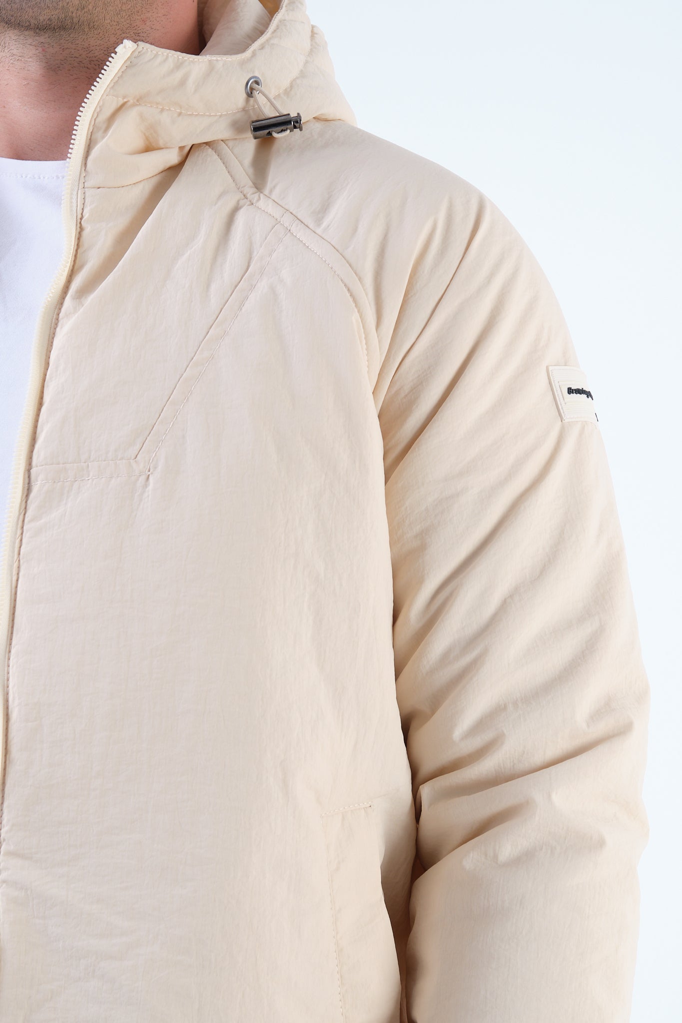 color:beige