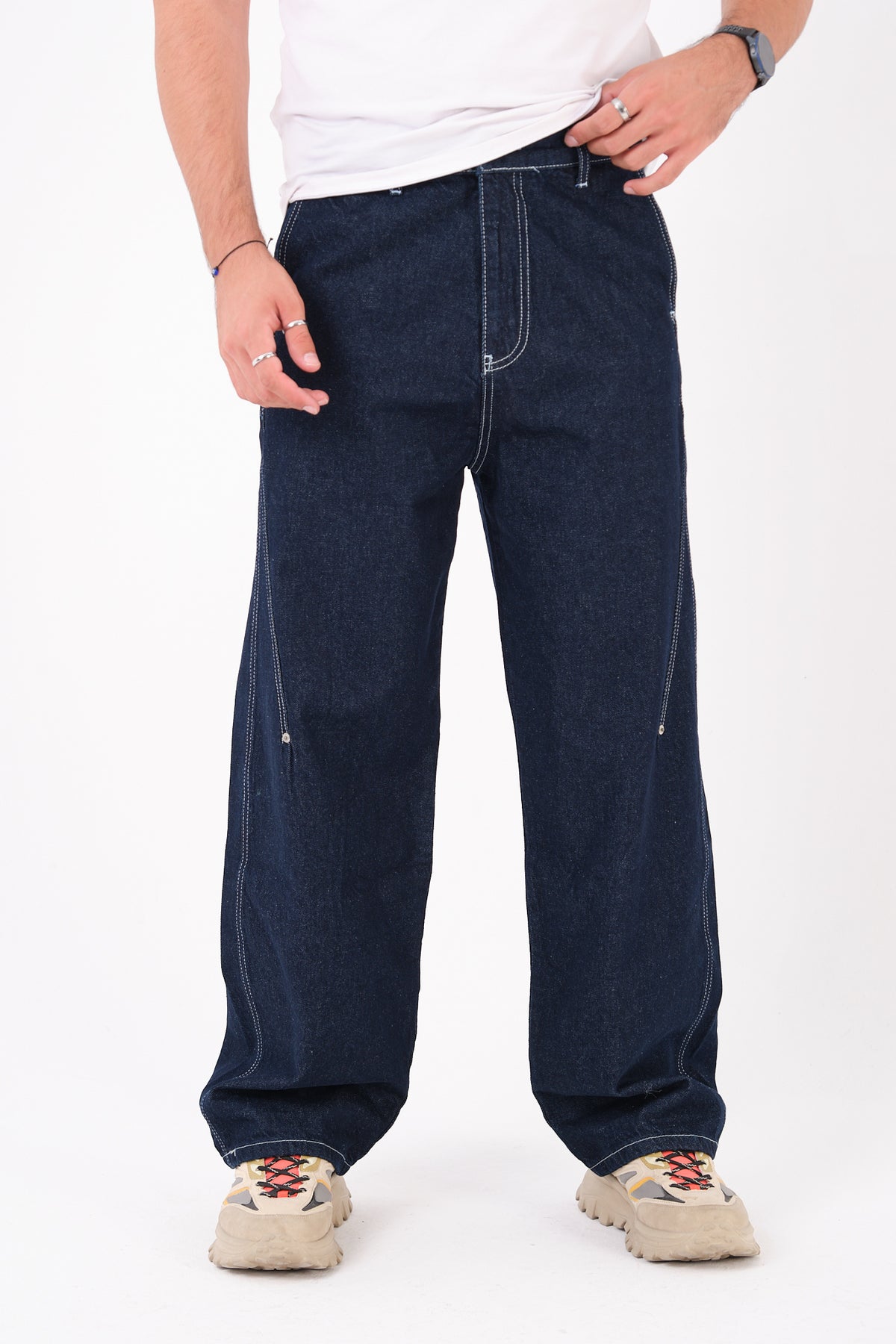 color:navy