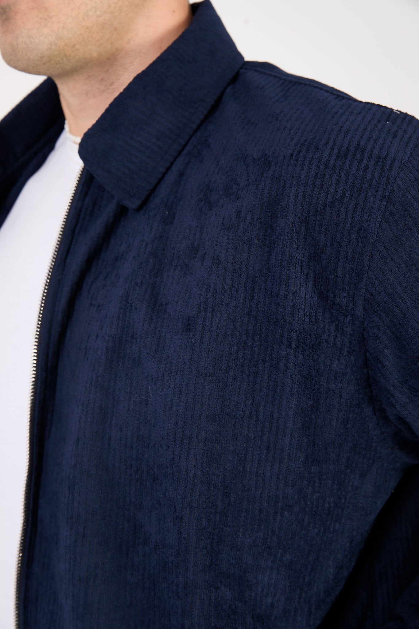 color:navy