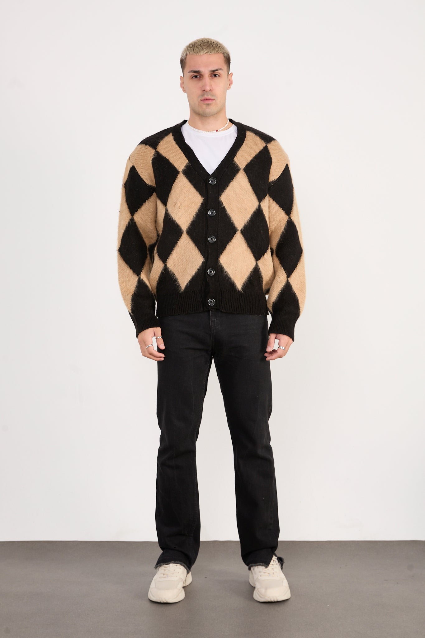 color:beige