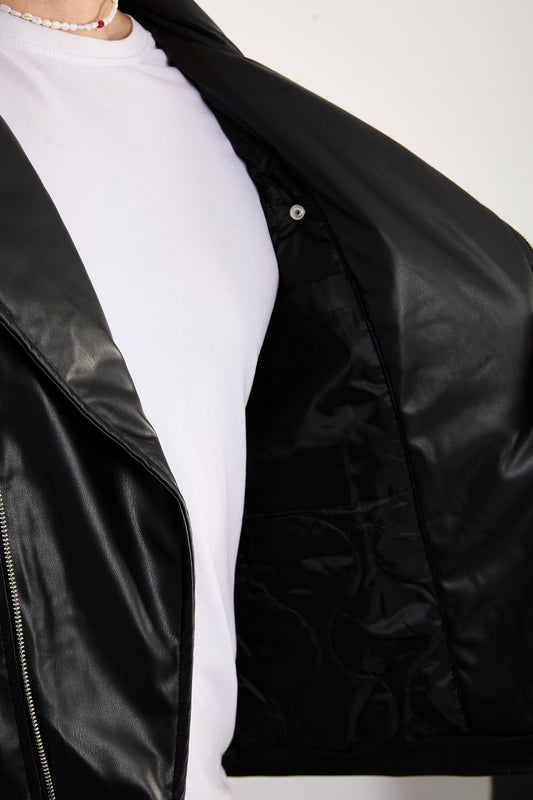 color:black