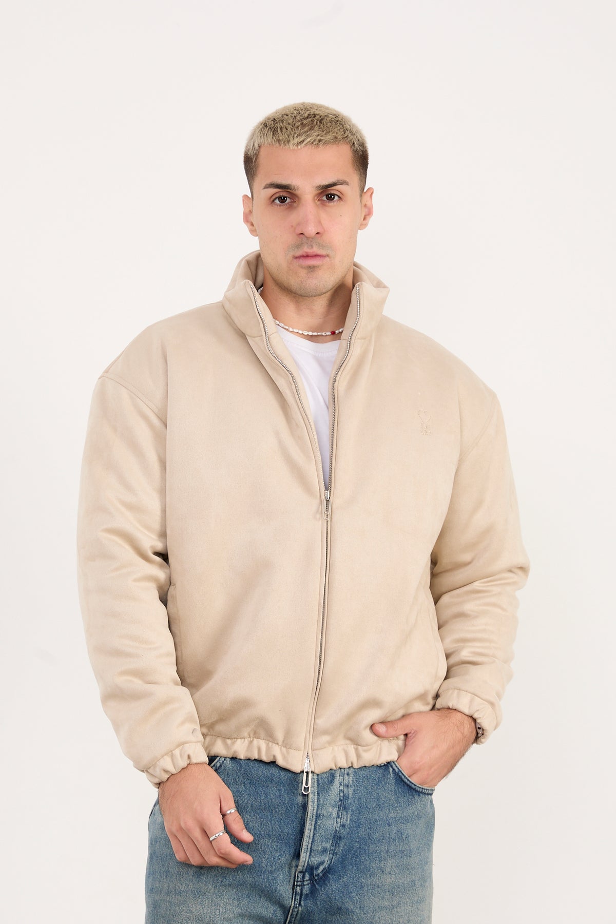 color:beige
