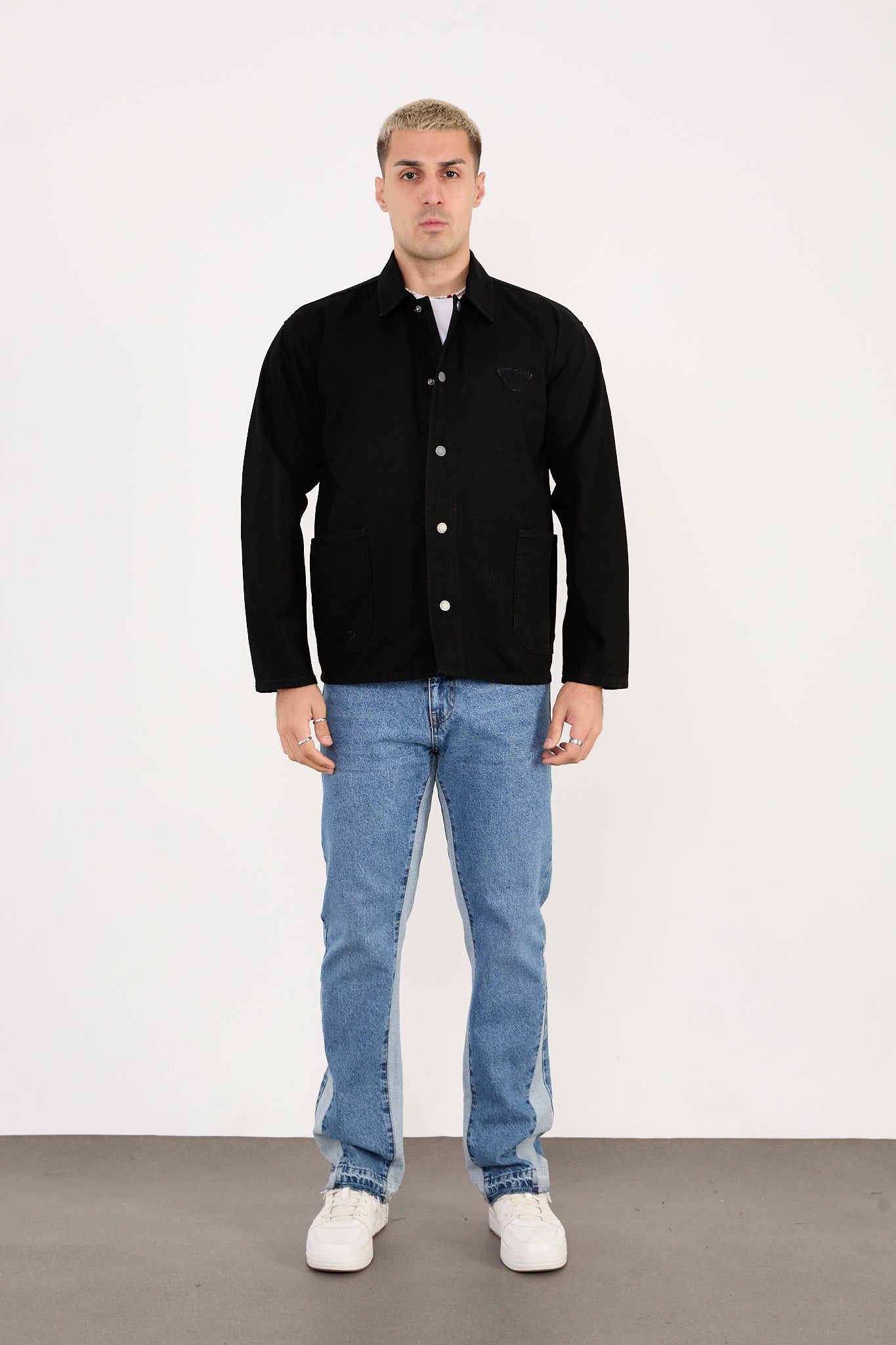 color:black