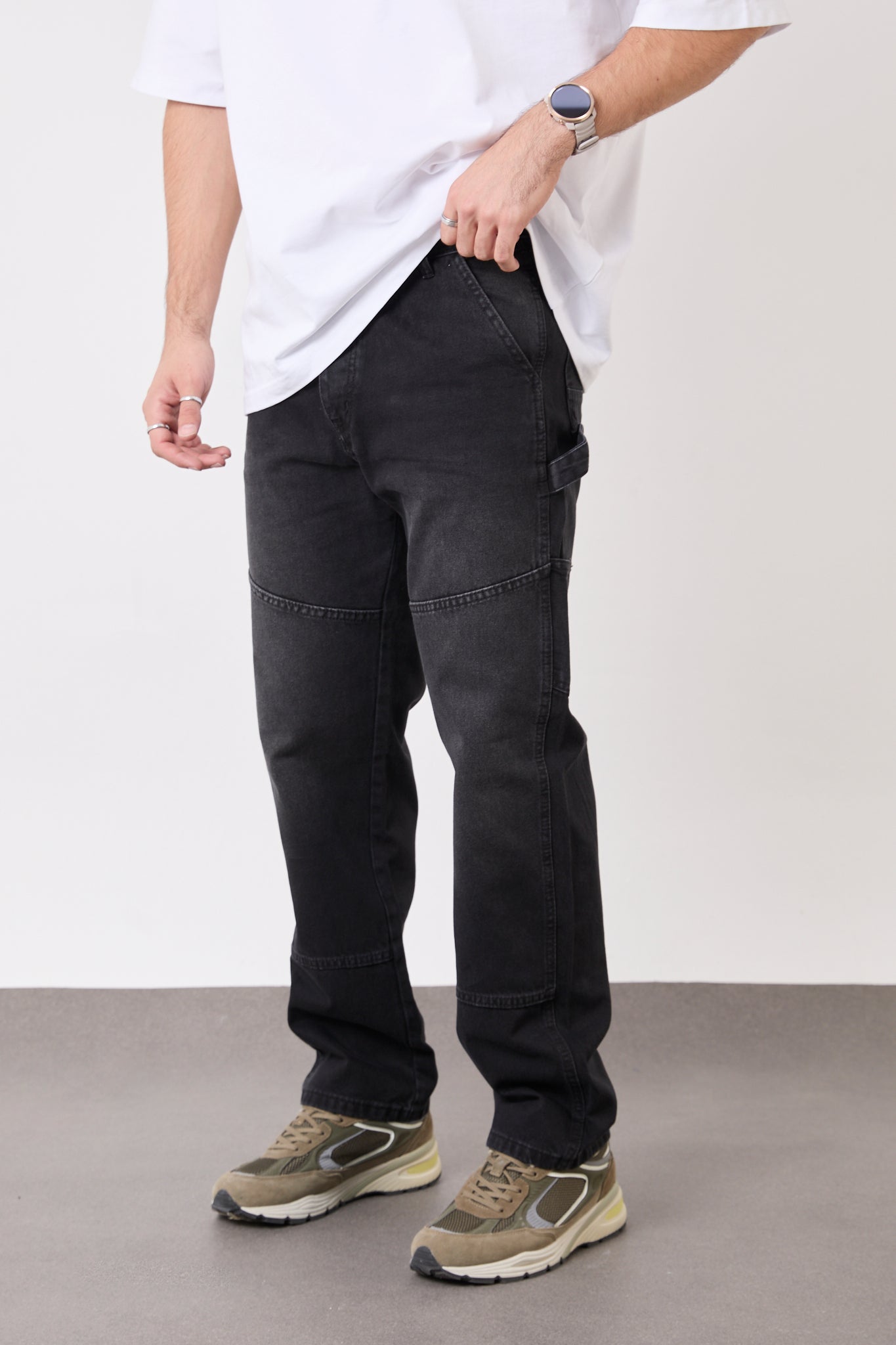 Men’s Black Utility Pocket Jeans – Relaxed Straight Fit | T-3009-2