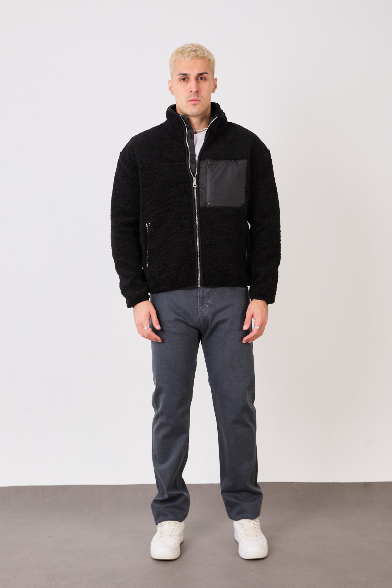color:black