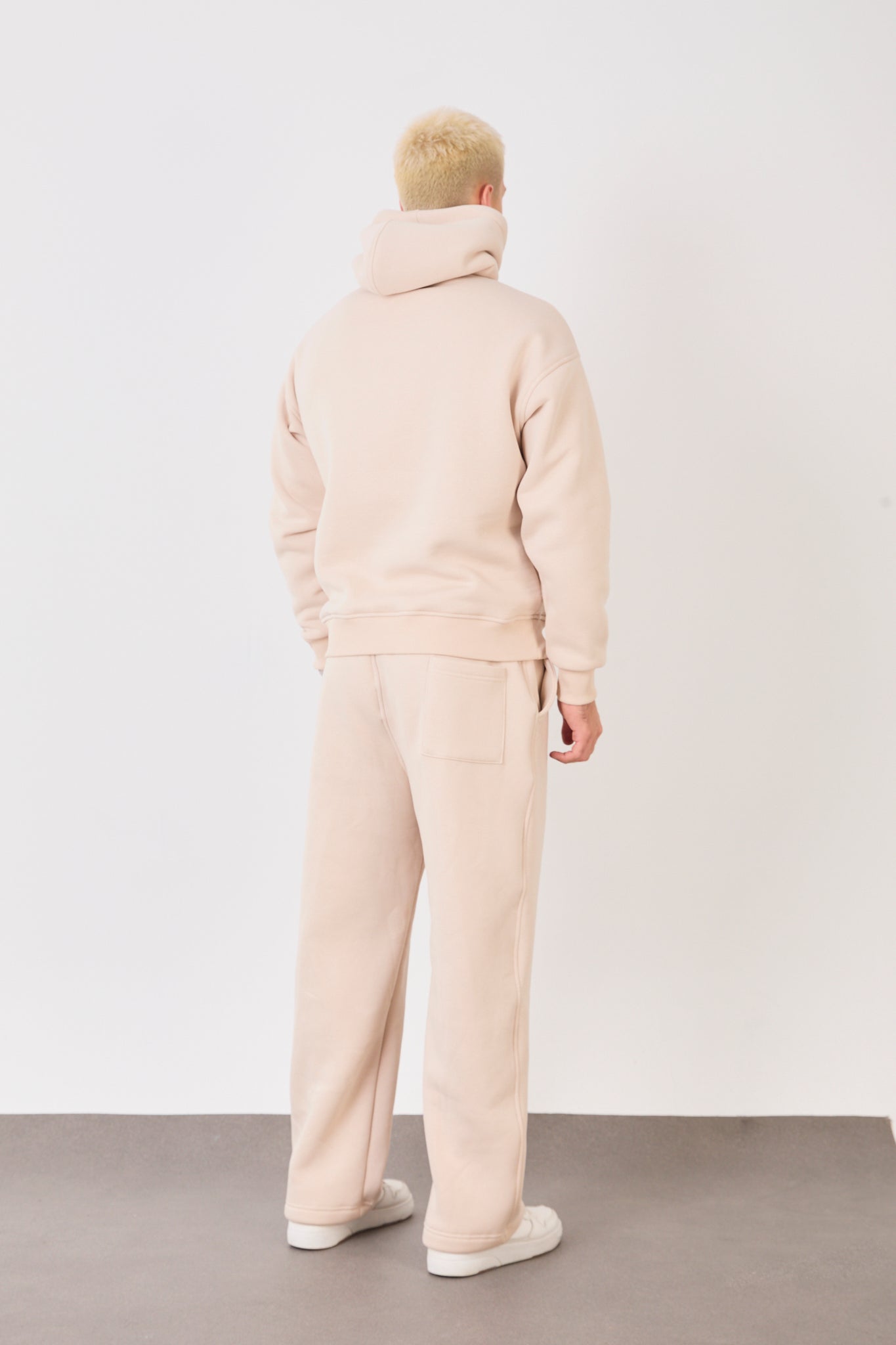 color:beige