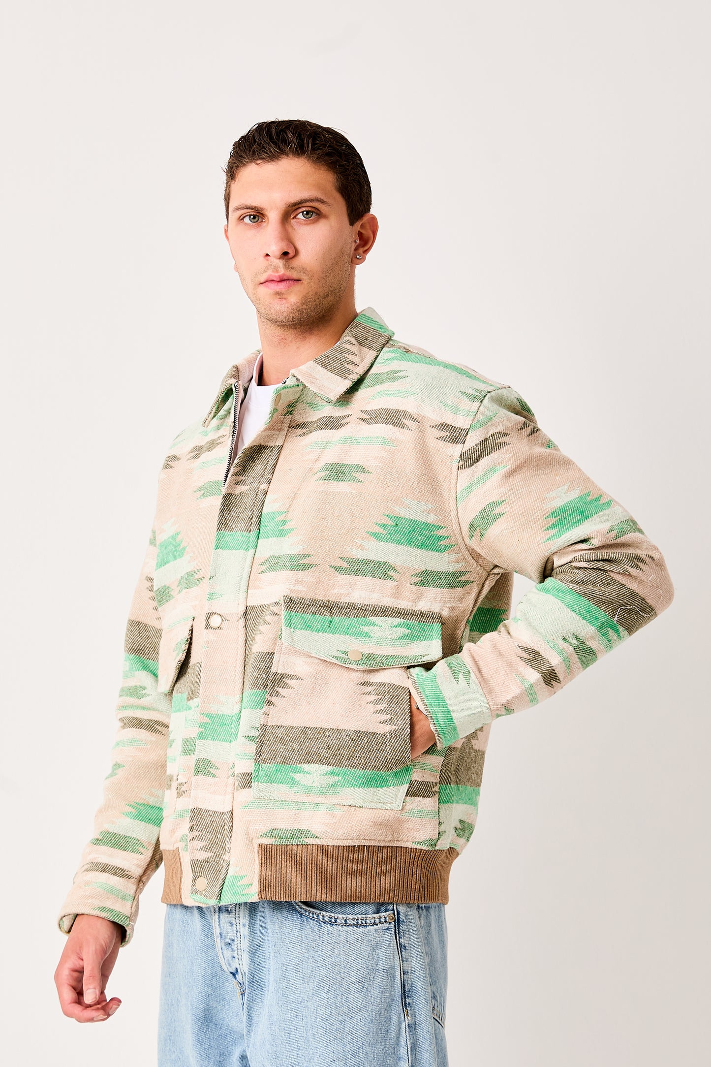color:green
